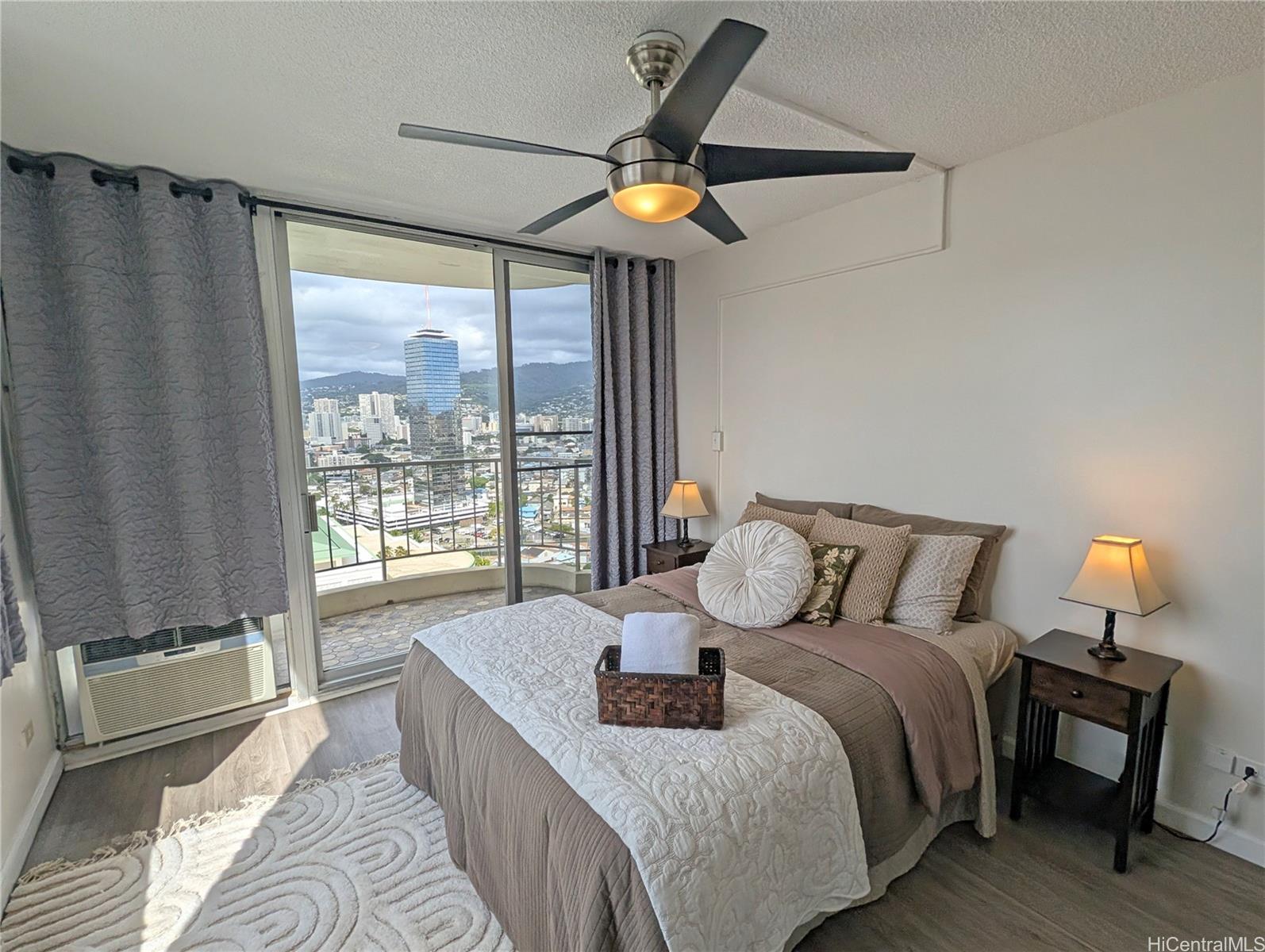 1717 Ala Wai condo # 2606, Honolulu, Hawaii - photo 9 of 23