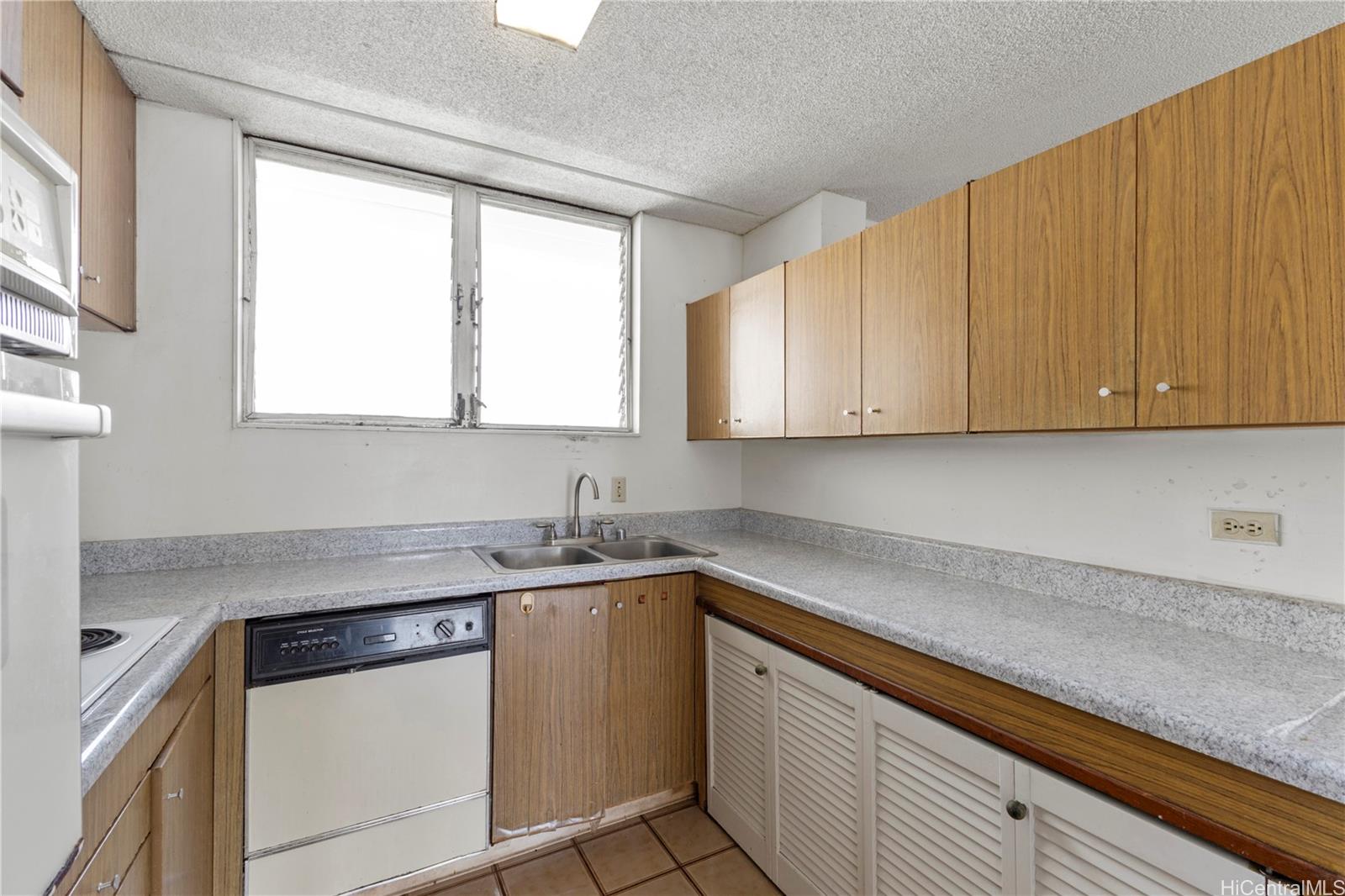 1717 Ala Wai condo # 2809, Honolulu, Hawaii - photo 5 of 25