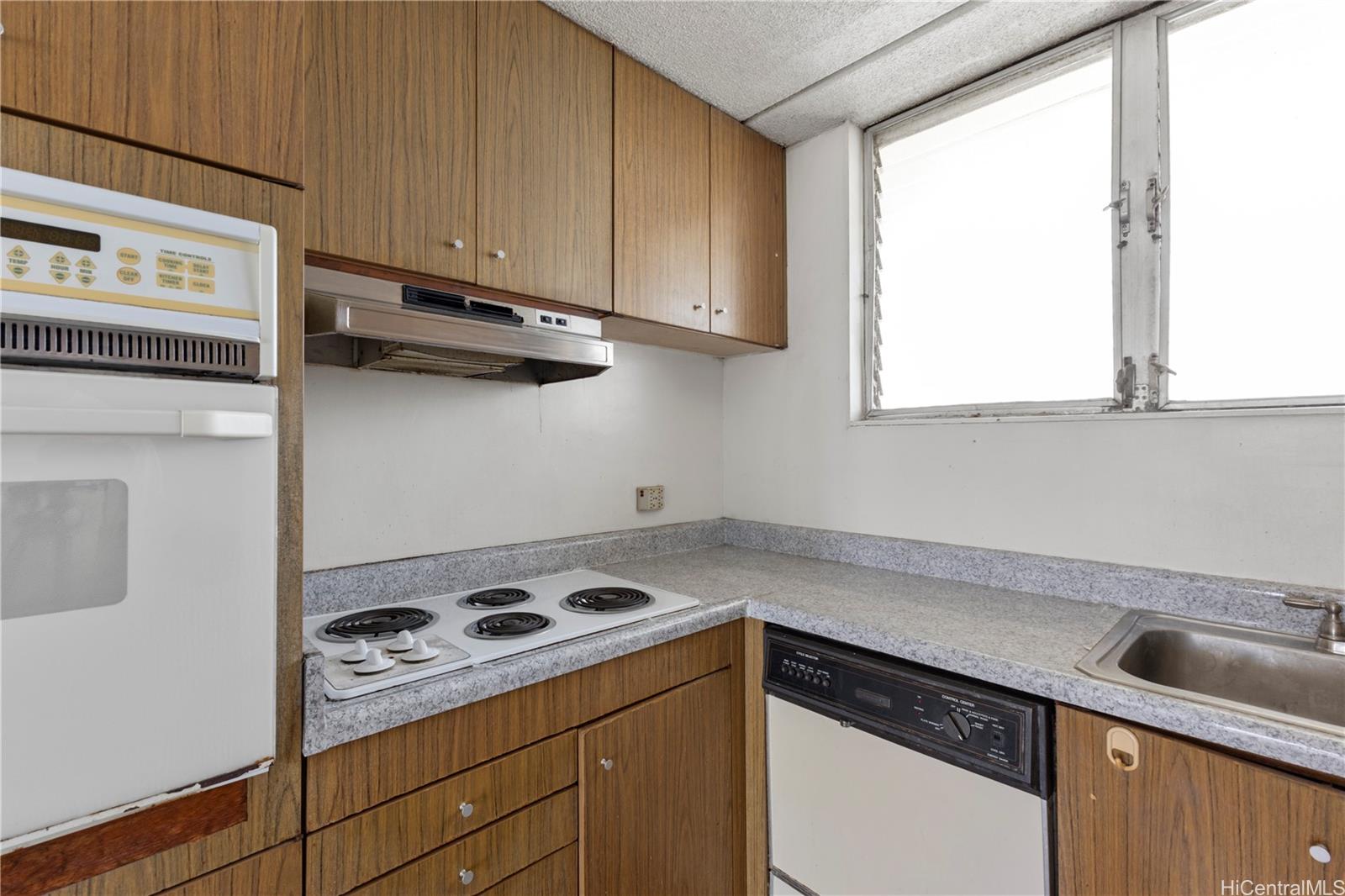 1717 Ala Wai condo # 2809, Honolulu, Hawaii - photo 6 of 25