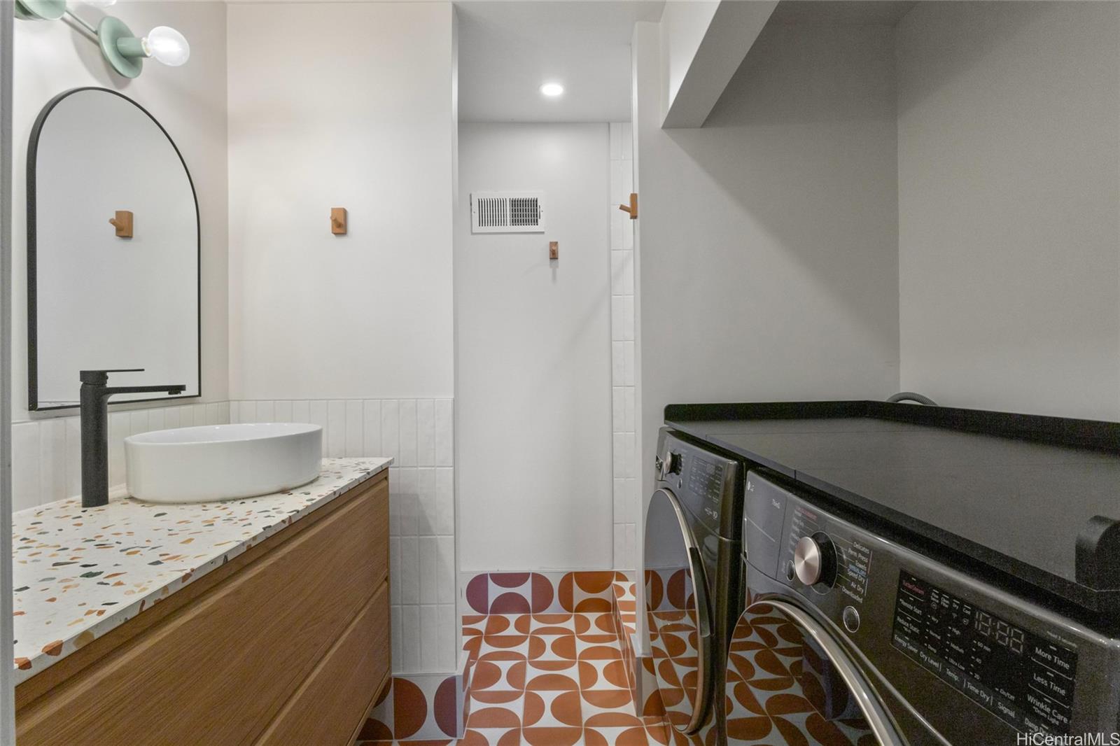 1717 Ala Wai condo # 2907, Honolulu, Hawaii - photo 11 of 19