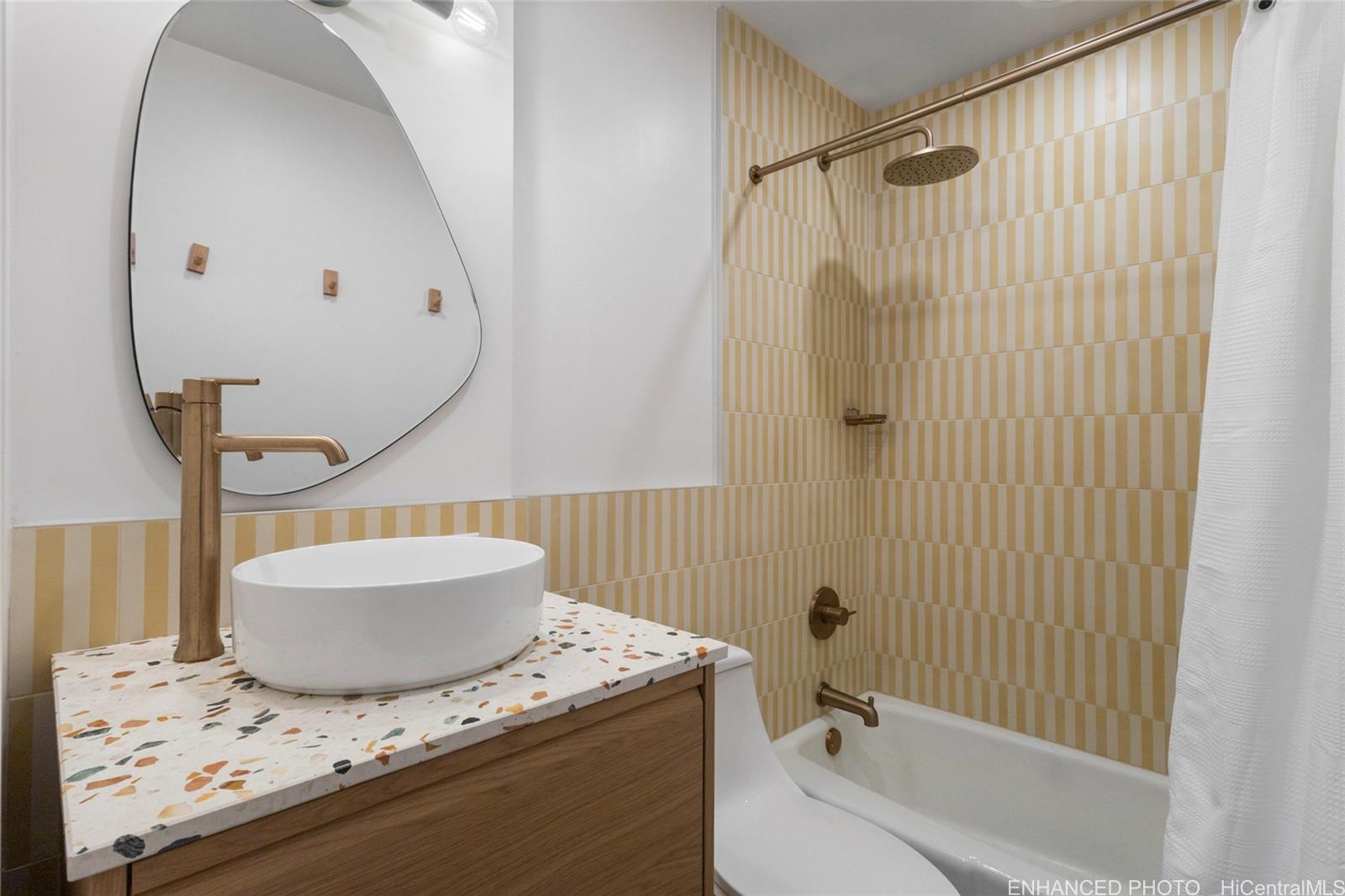 1717 Ala Wai condo # 2907, Honolulu, Hawaii - photo 9 of 19