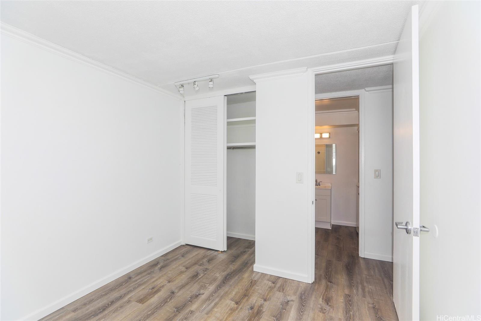 1717 Ala Wai condo # 303, Honolulu, Hawaii - photo 11 of 20