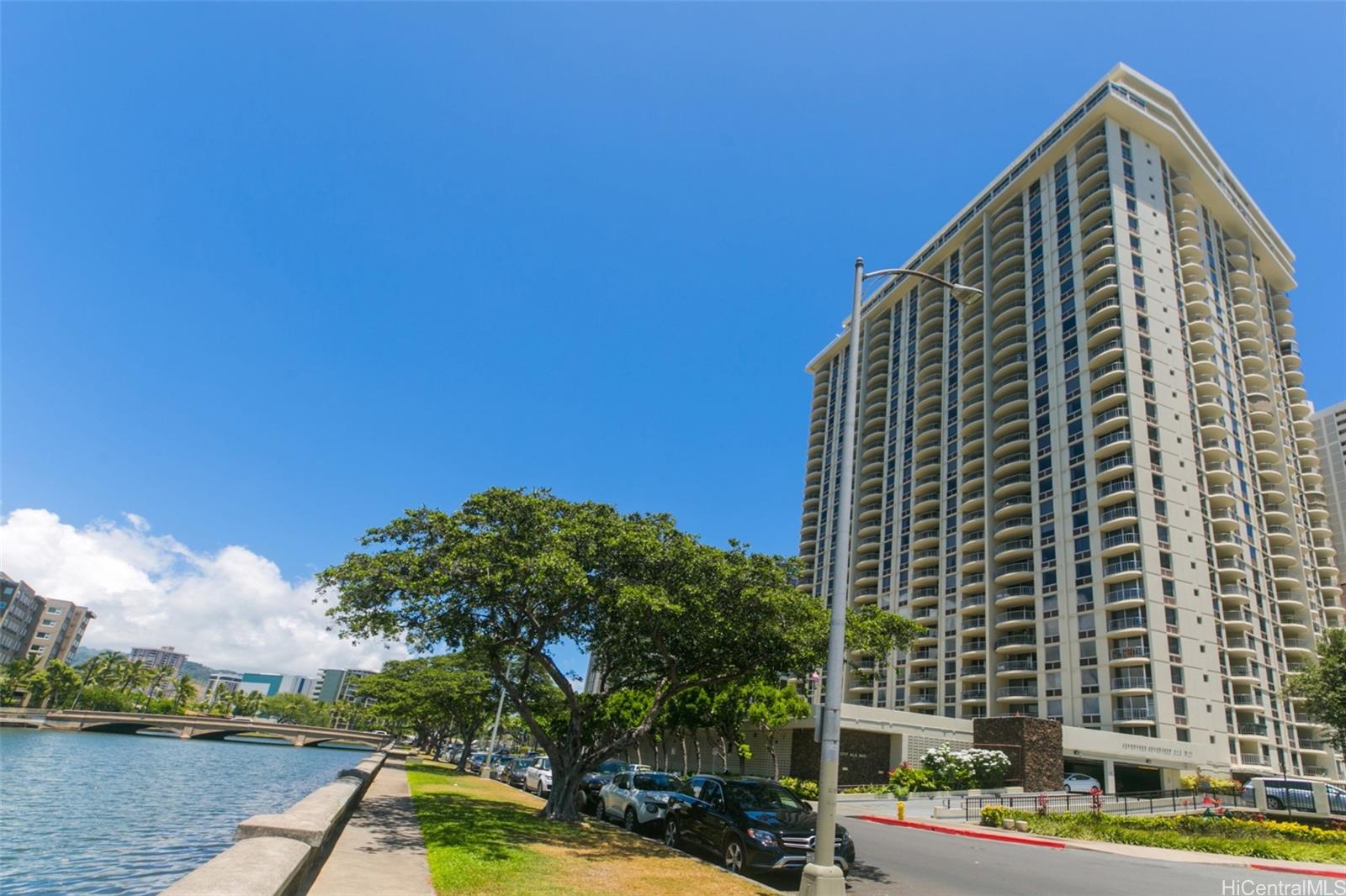 1717 Ala Wai condo # 303, Honolulu, Hawaii - photo 3 of 20