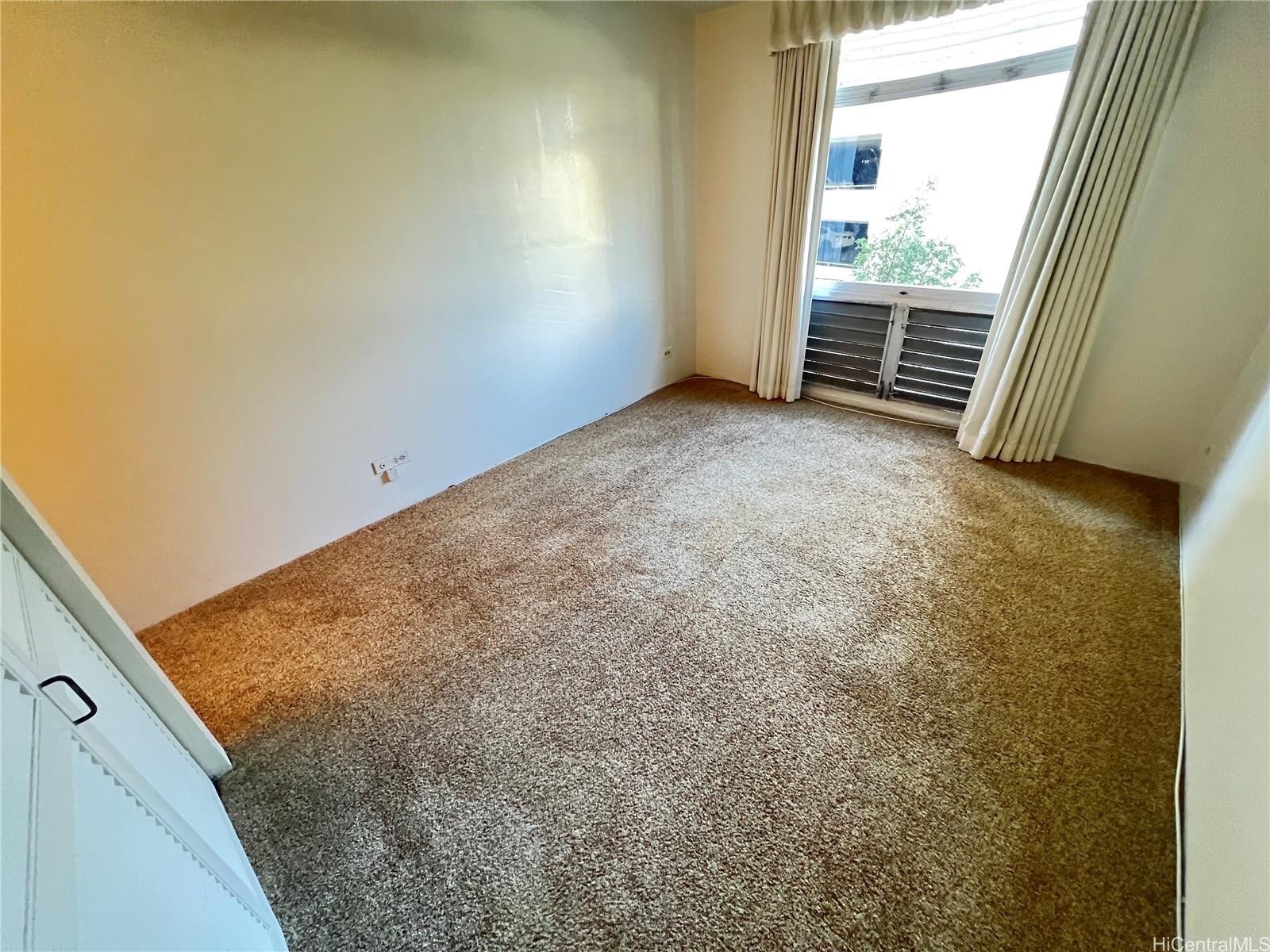 1717 Ala Wai Blvd Honolulu - Rental - photo 11 of 23