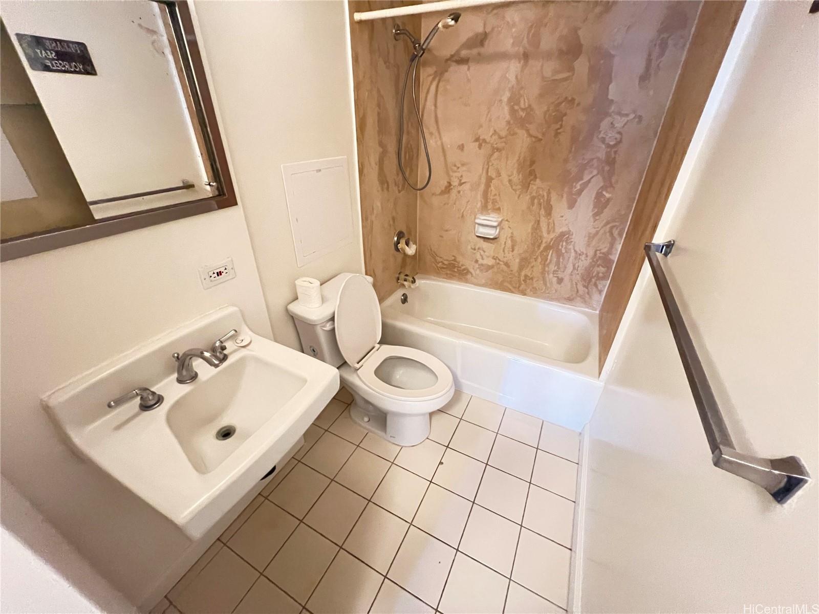 1717 Ala Wai Blvd Honolulu - Rental - photo 12 of 22