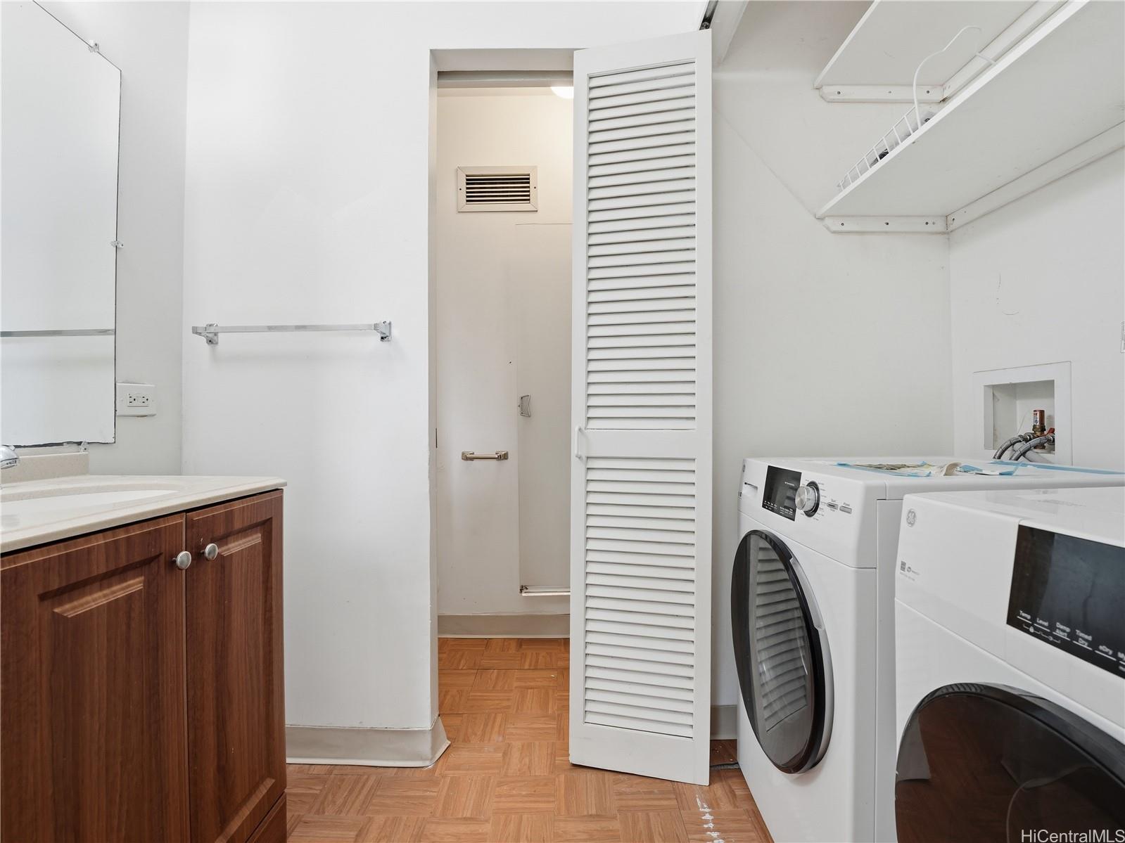 1717 Ala Wai condo # 607, Honolulu, Hawaii - photo 13 of 21