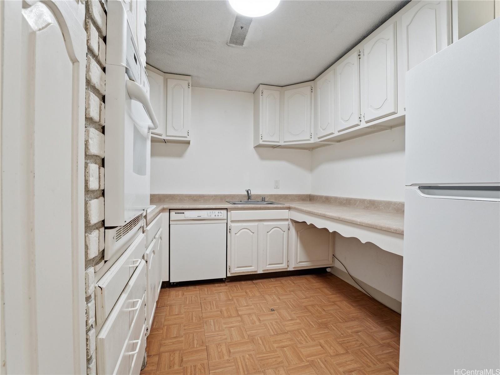 1717 Ala Wai condo # 607, Honolulu, Hawaii - photo 5 of 21