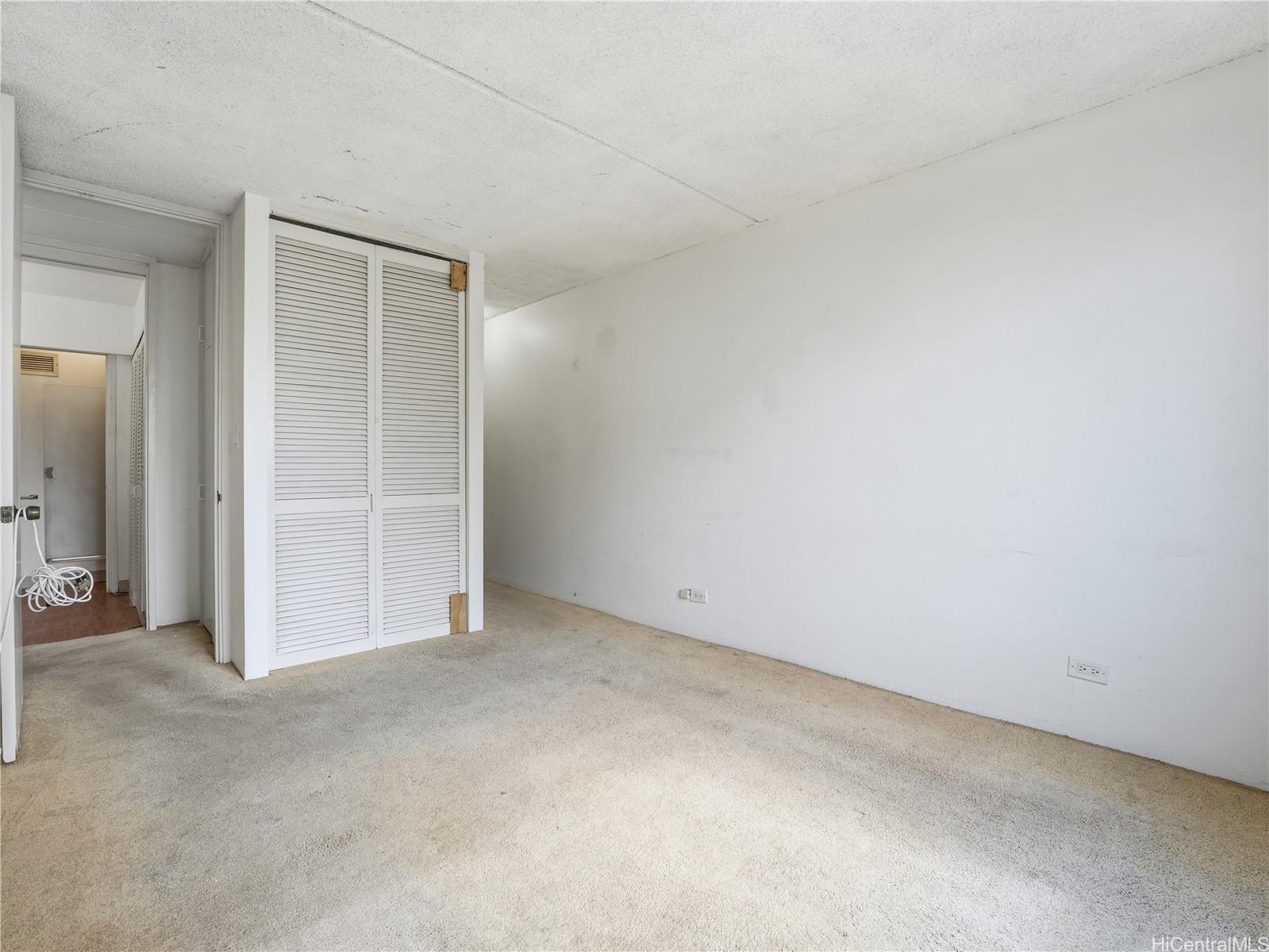 1717 Ala Wai condo # 607, Honolulu, Hawaii - photo 8 of 21