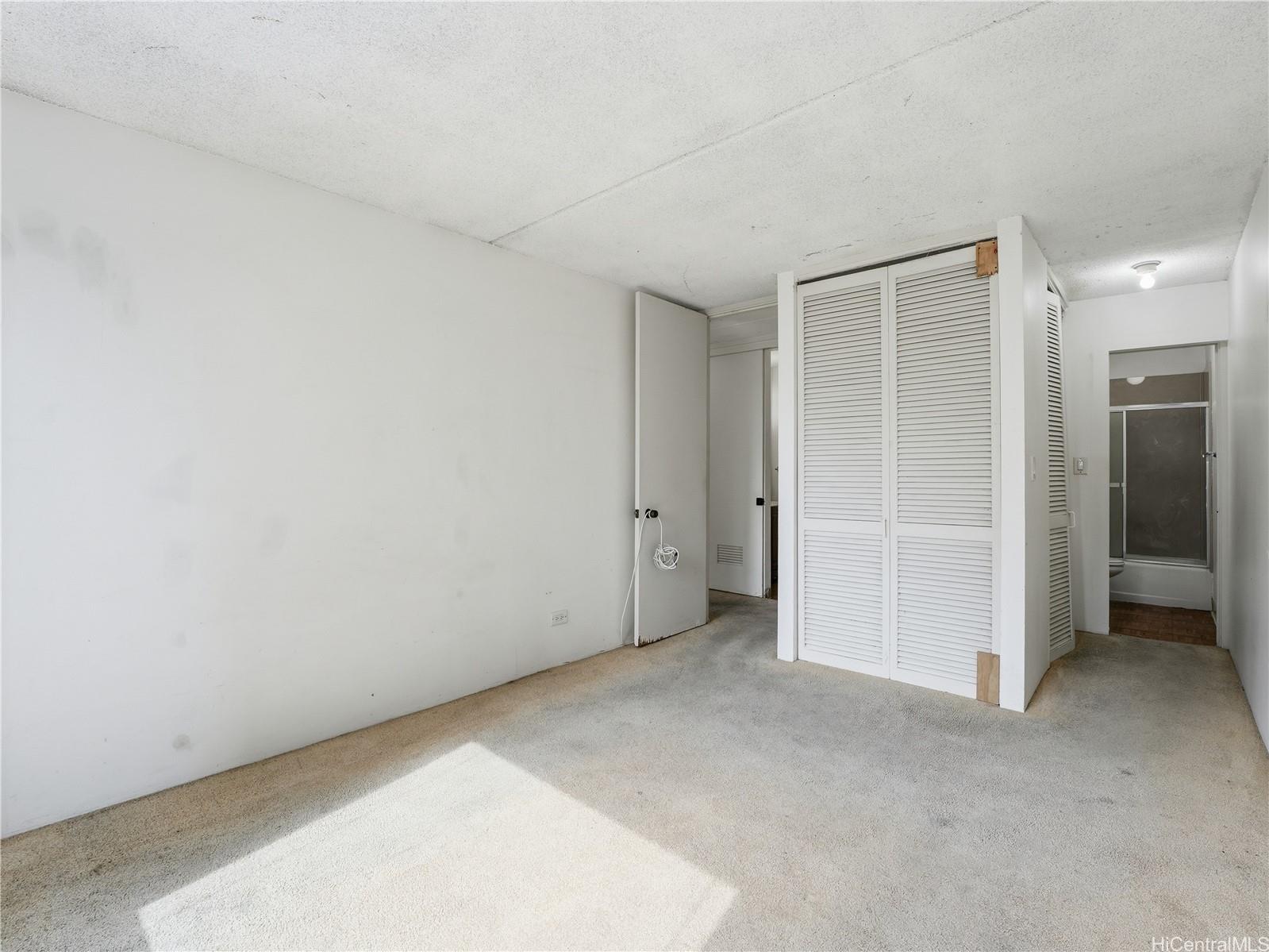 1717 Ala Wai condo # 607, Honolulu, Hawaii - photo 9 of 21