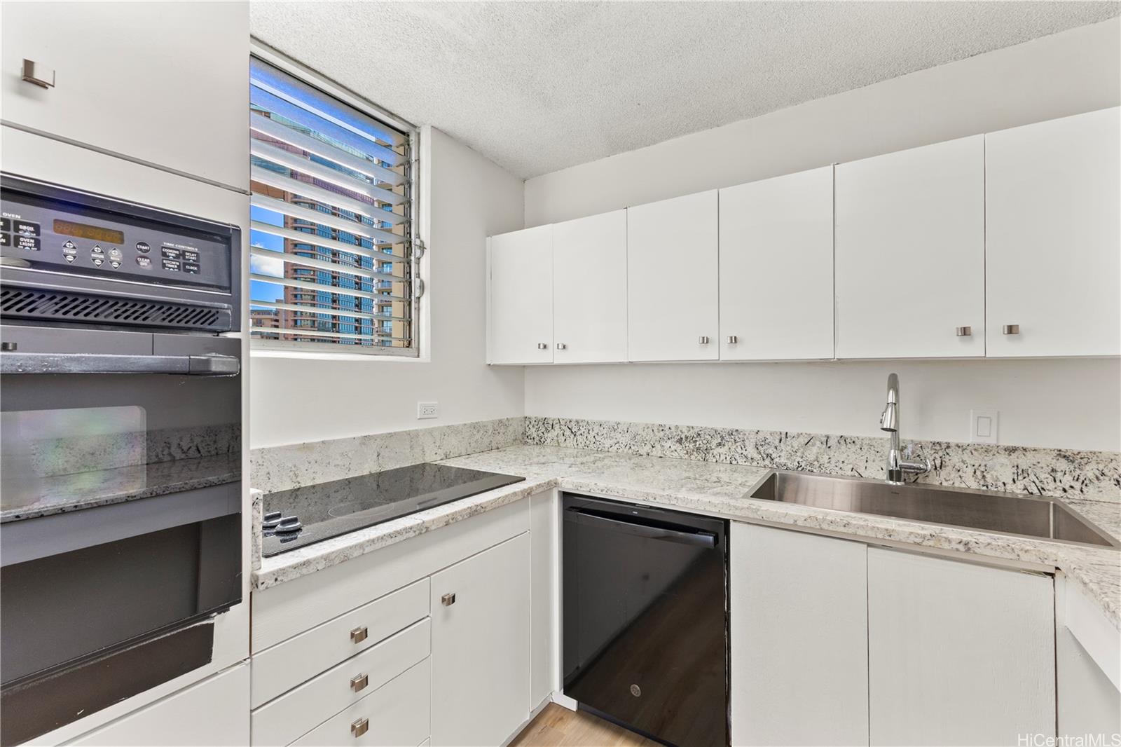 1717 Ala Wai condo # 701, Honolulu, Hawaii - photo 11 of 24