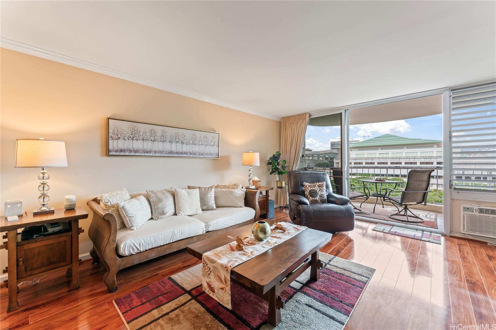 1717 Ala Wai condo # 804, Honolulu, Hawaii - photo 2 of 19