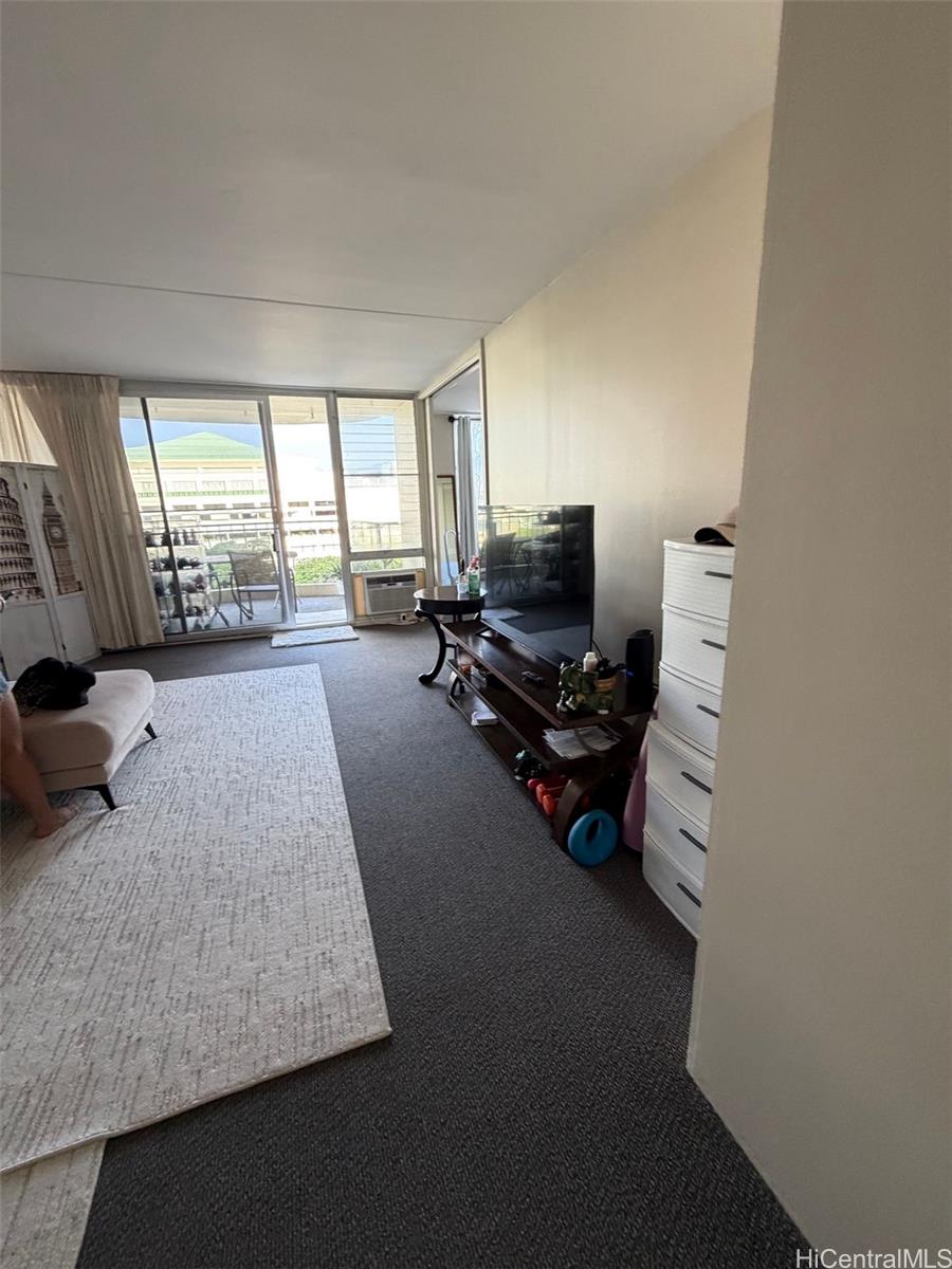 1717 Ala Wai Blvd Honolulu - Rental - photo 4 of 10