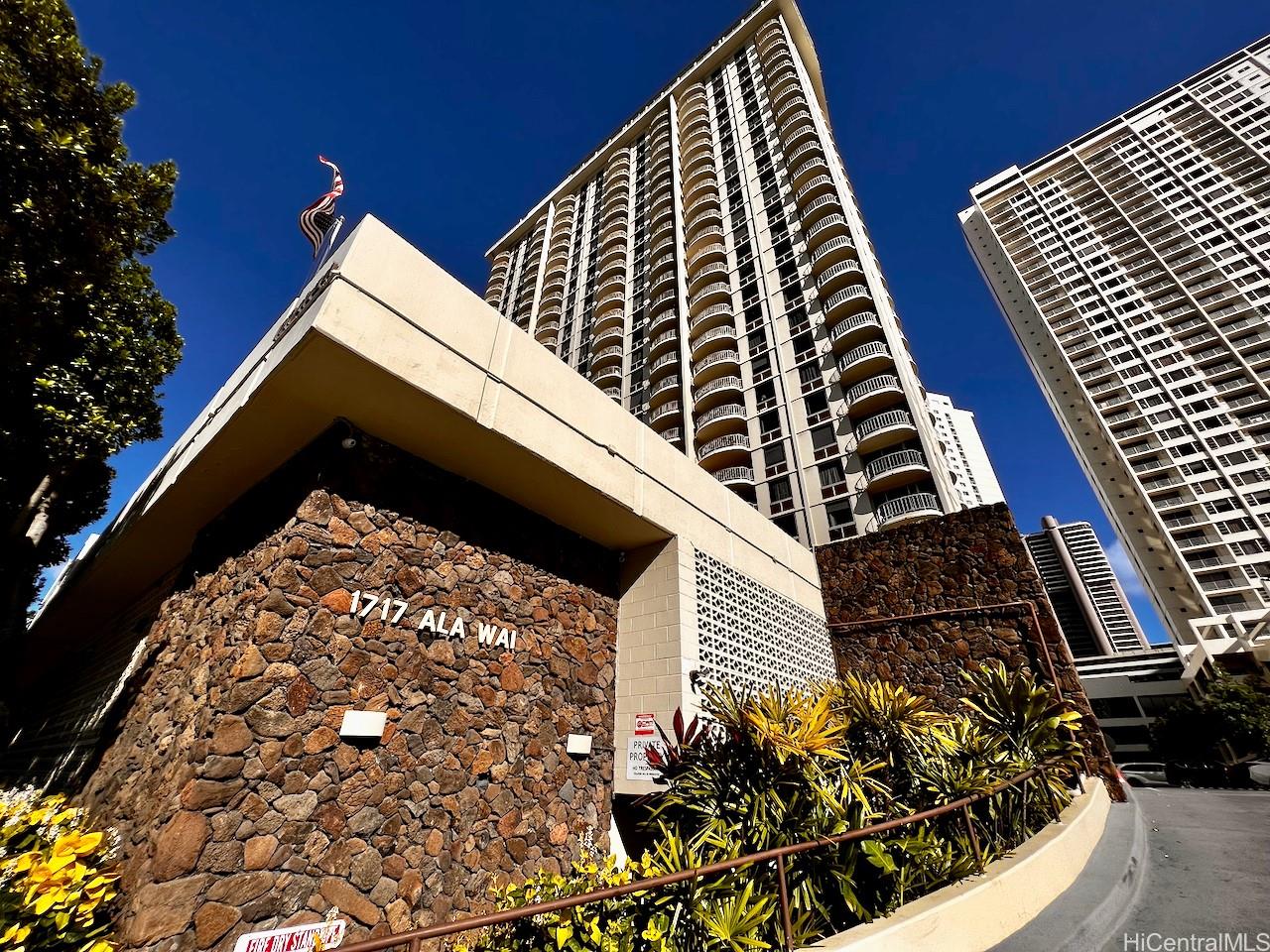 1717 Ala Wai Blvd Honolulu - Rental - photo 2 of 21