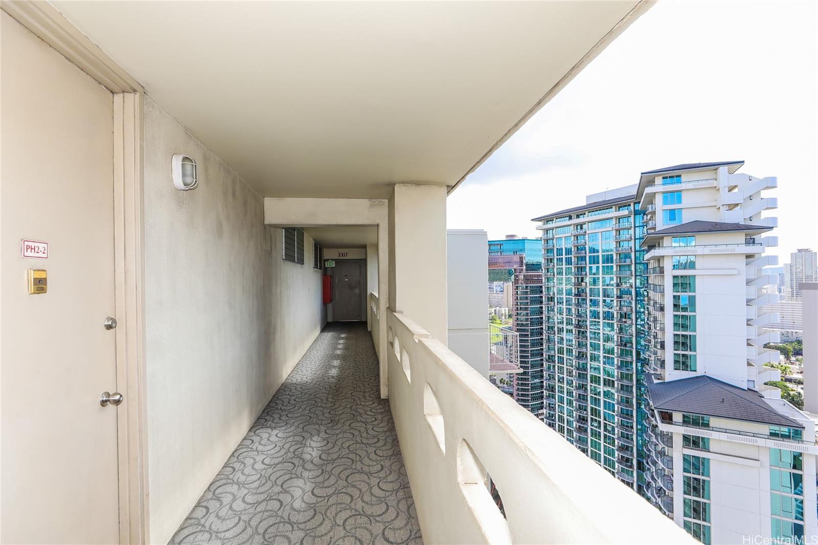 1717 Ala Wai condo # PHII-2 (3102), Honolulu, Hawaii - photo 11 of 21
