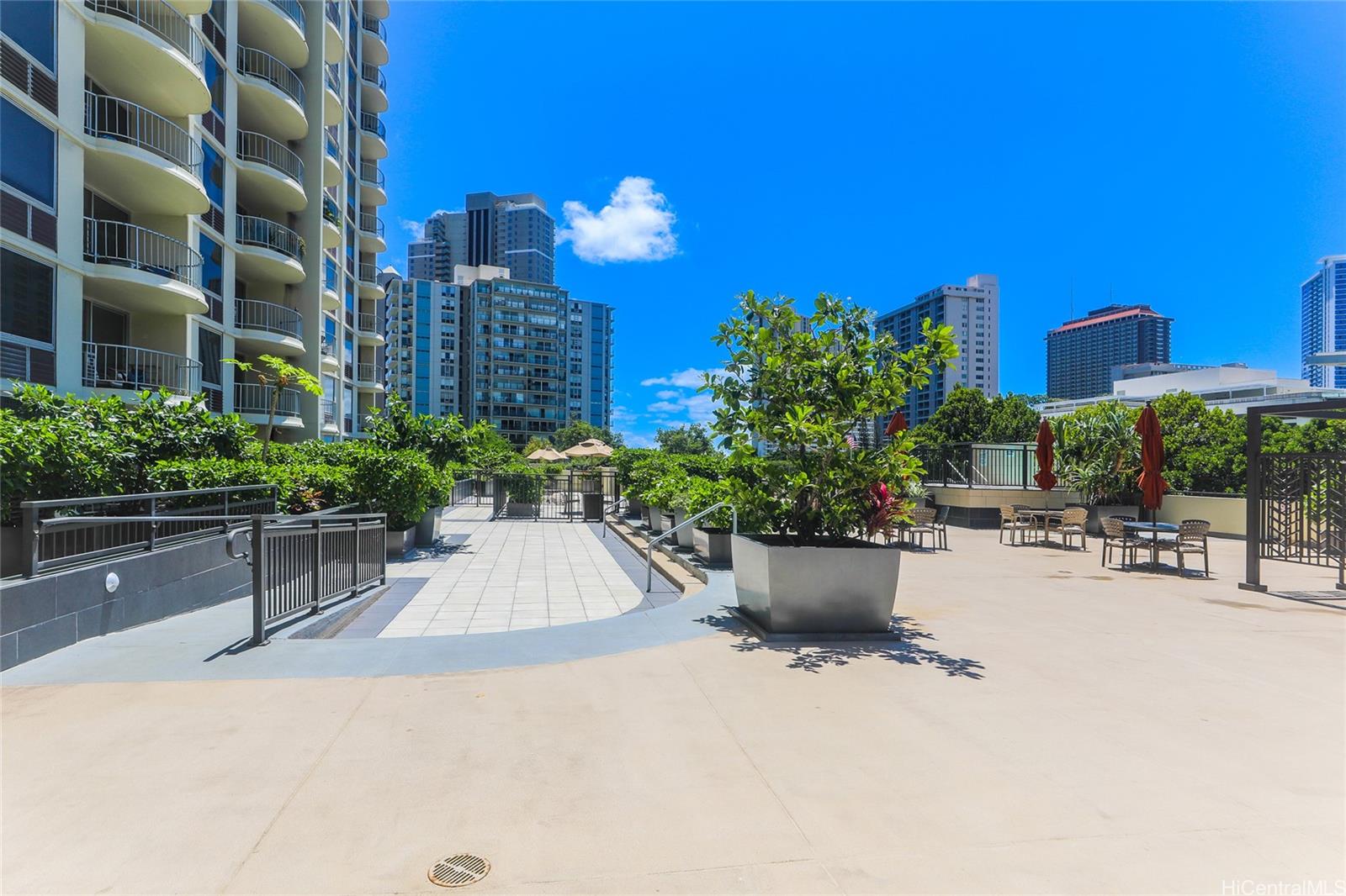 1717 Ala Wai condo # PHII-2 (3102), Honolulu, Hawaii - photo 18 of 21