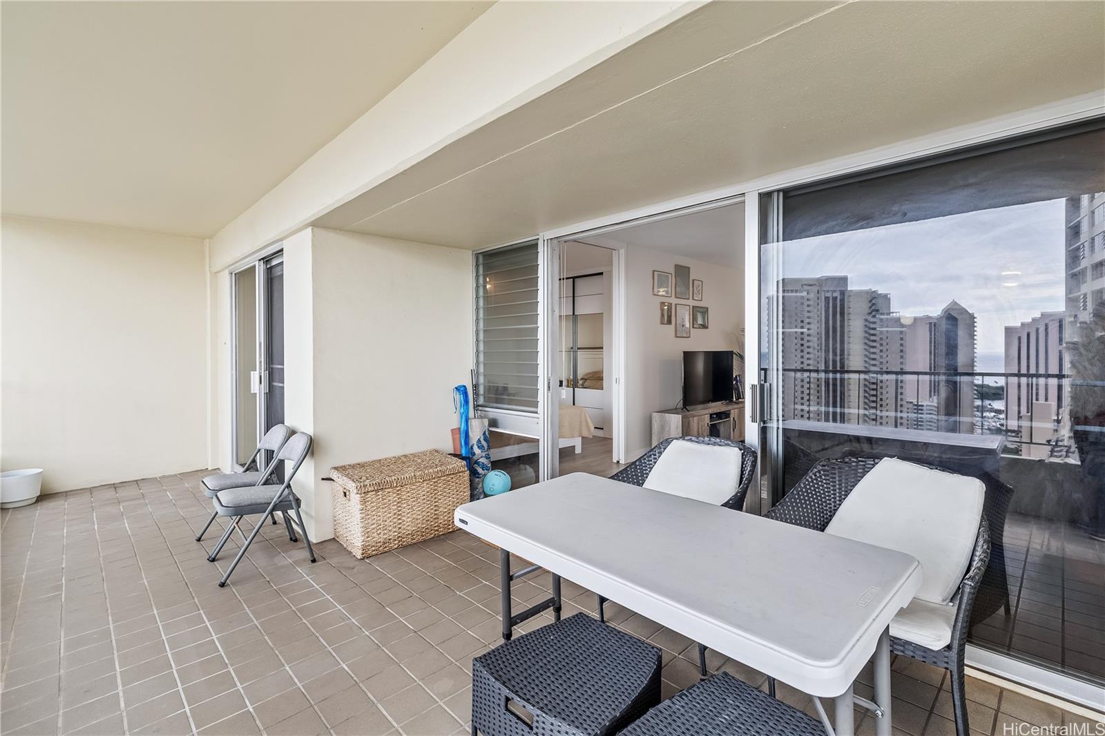 1717 Ala Wai condo # PH ii7, Honolulu, Hawaii - photo 19 of 25