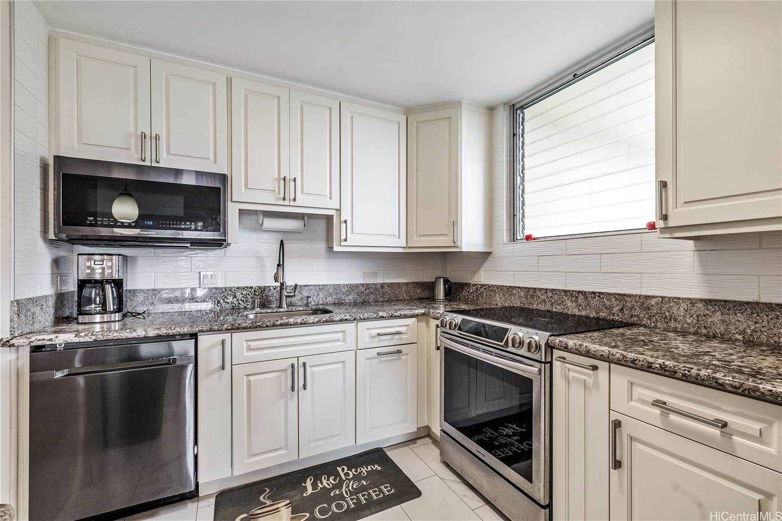 1717 Ala Wai condo # PH ii7, Honolulu, Hawaii - photo 3 of 25