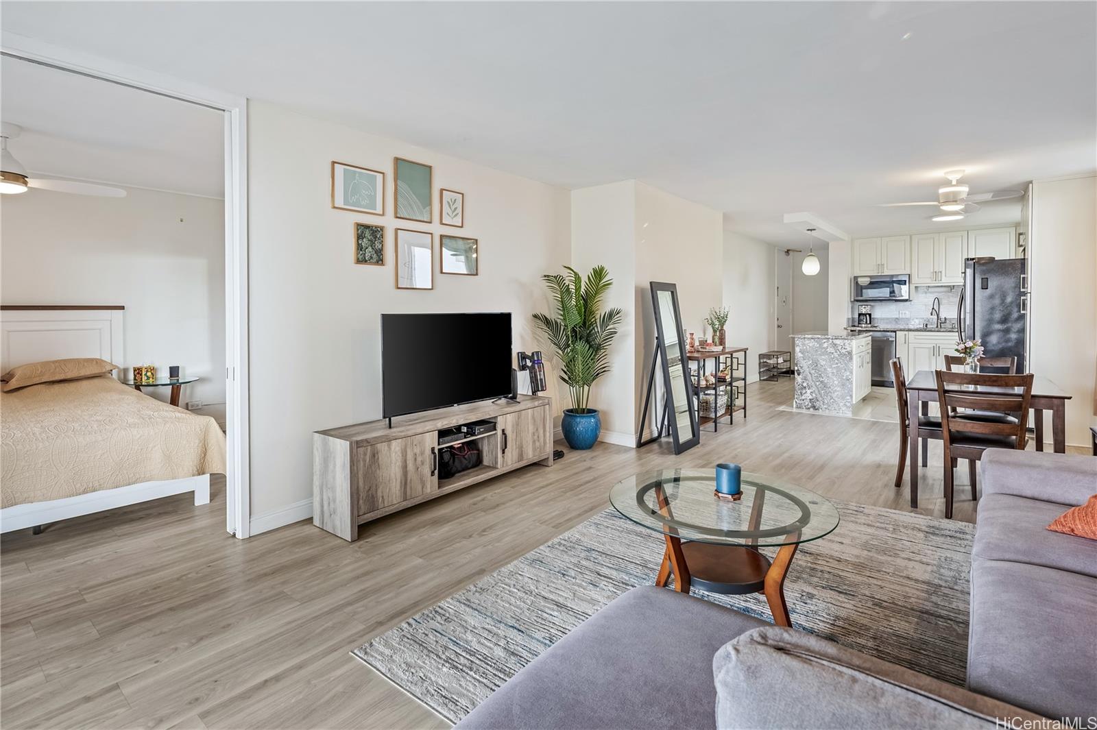 1717 Ala Wai condo # PH ii7, Honolulu, Hawaii - photo 5 of 25