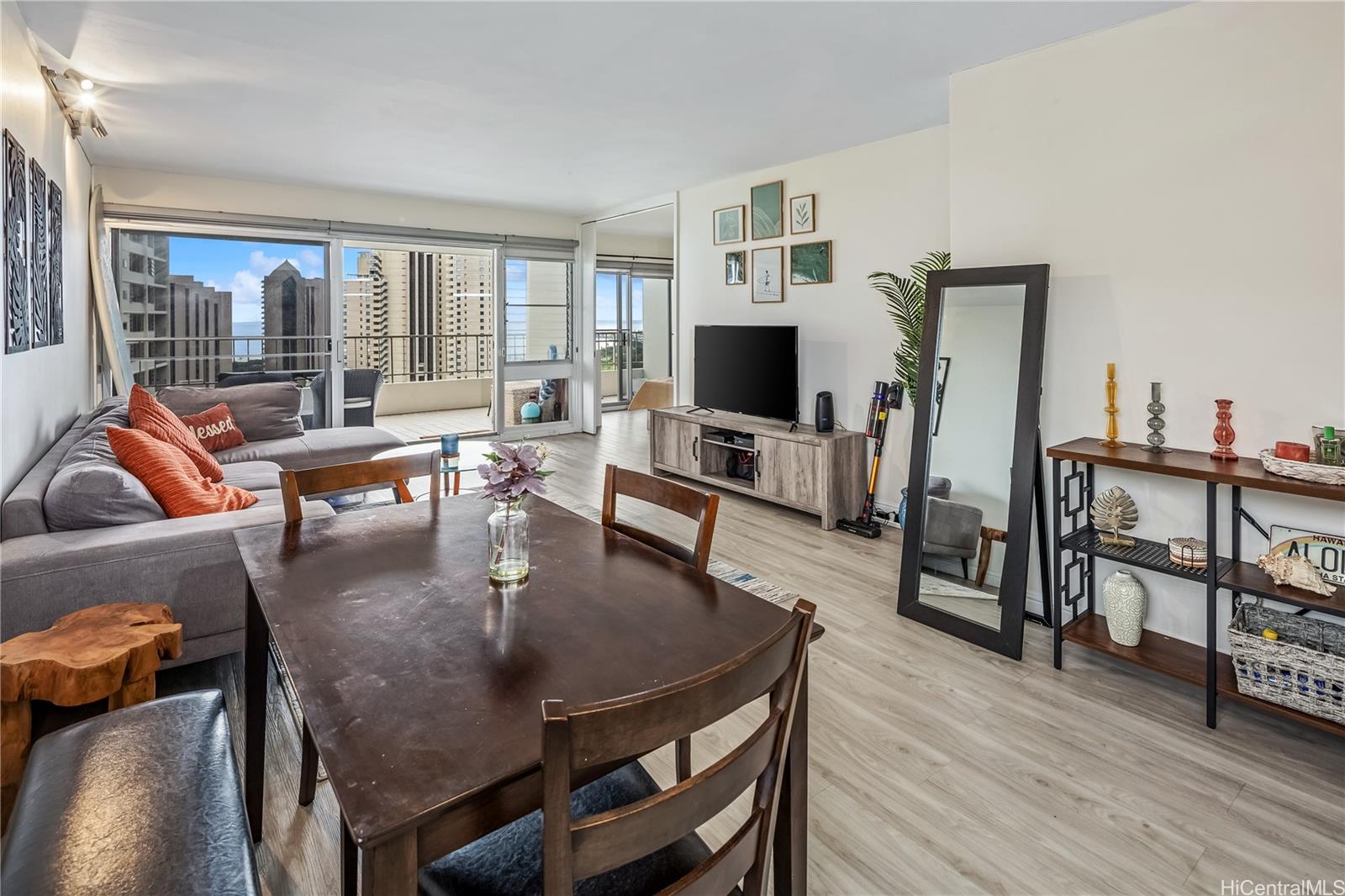 1717 Ala Wai condo # PH ii7, Honolulu, Hawaii - photo 7 of 25