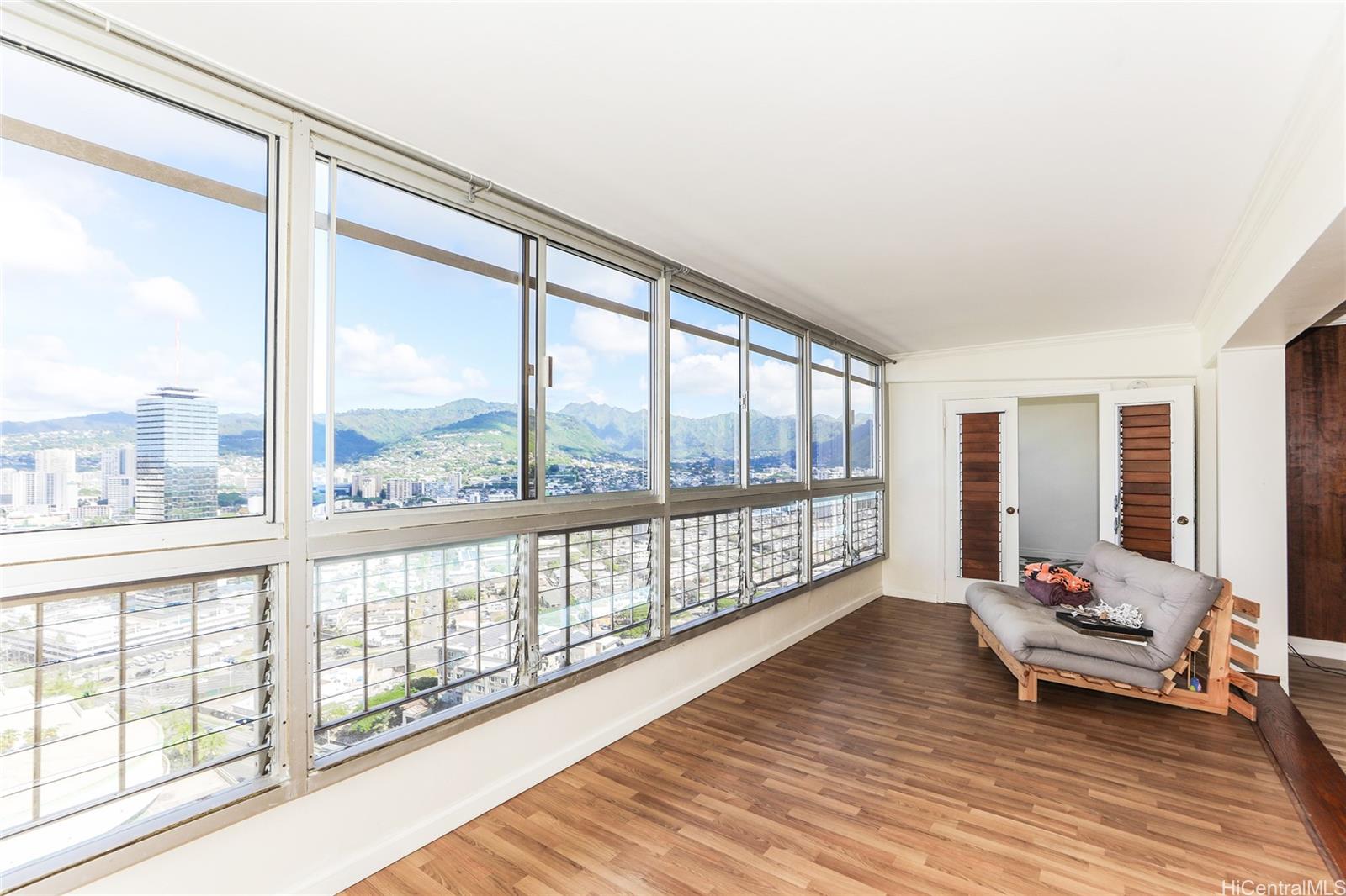 1717 Ala Wai condo # Unit 3102, Honolulu, Hawaii - photo 3 of 21