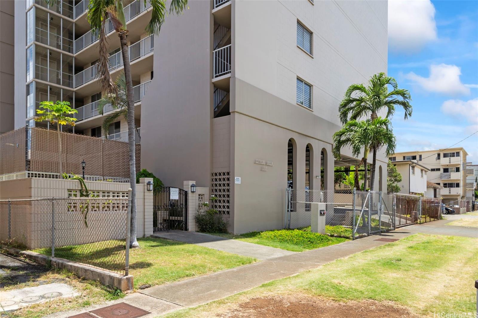 Citron Villa condo # 709, Honolulu, Hawaii - photo 18 of 20