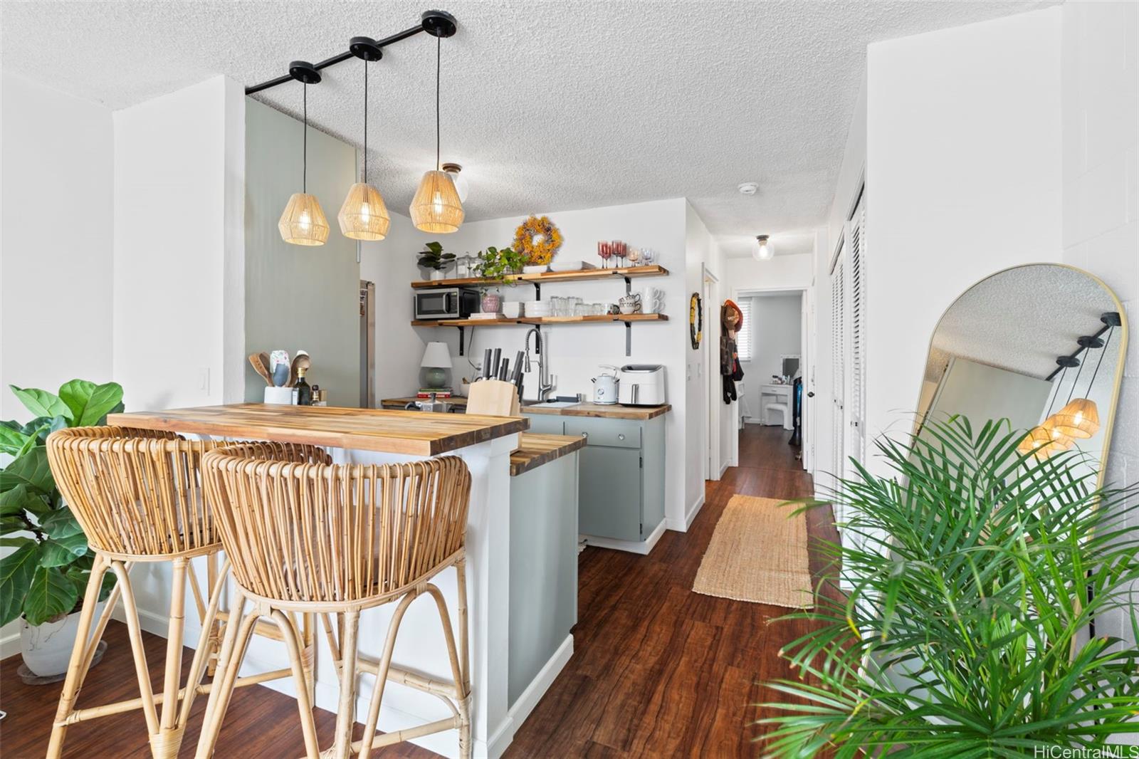 Citron Villa condo # 709, Honolulu, Hawaii - photo 5 of 20