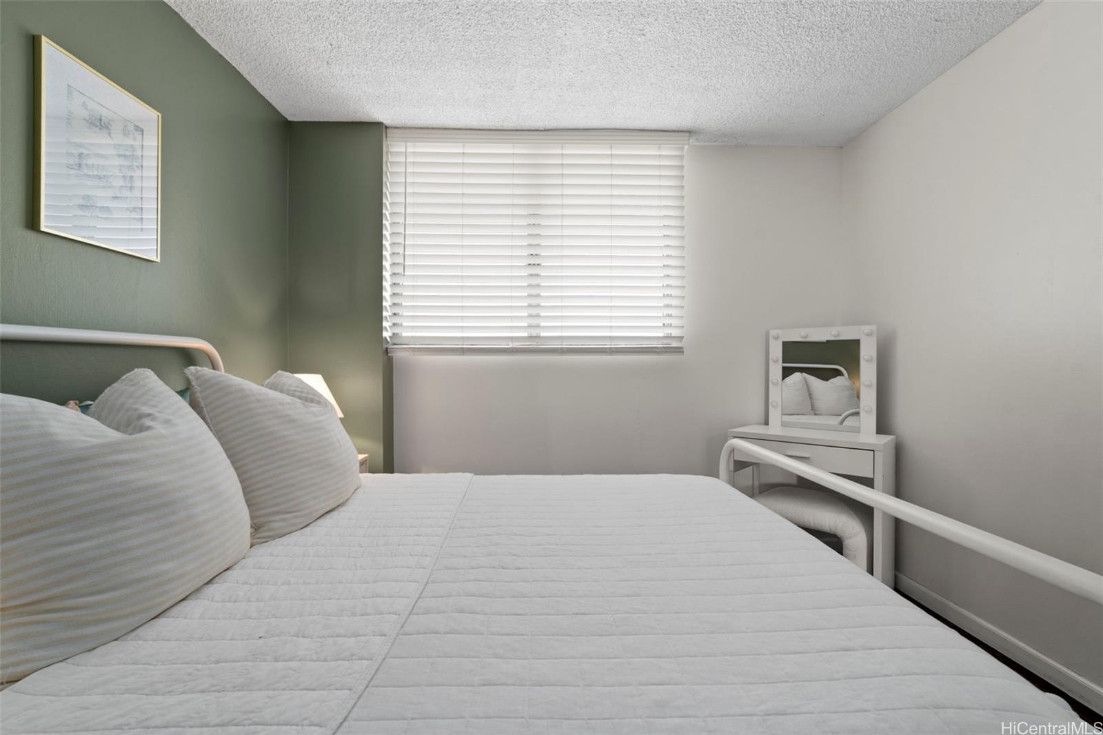 Citron Villa condo # 709, Honolulu, Hawaii - photo 9 of 20