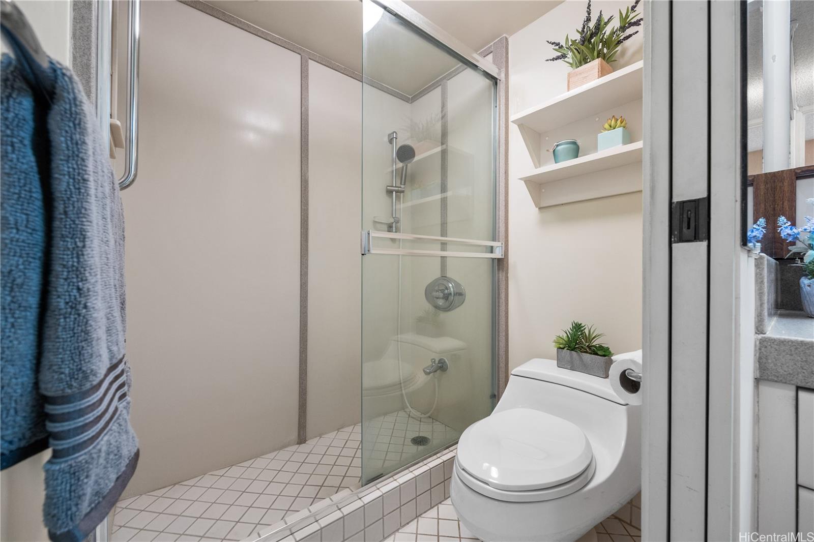 Mott-Smith Laniloa condo # 2005, Honolulu, Hawaii - photo 18 of 25