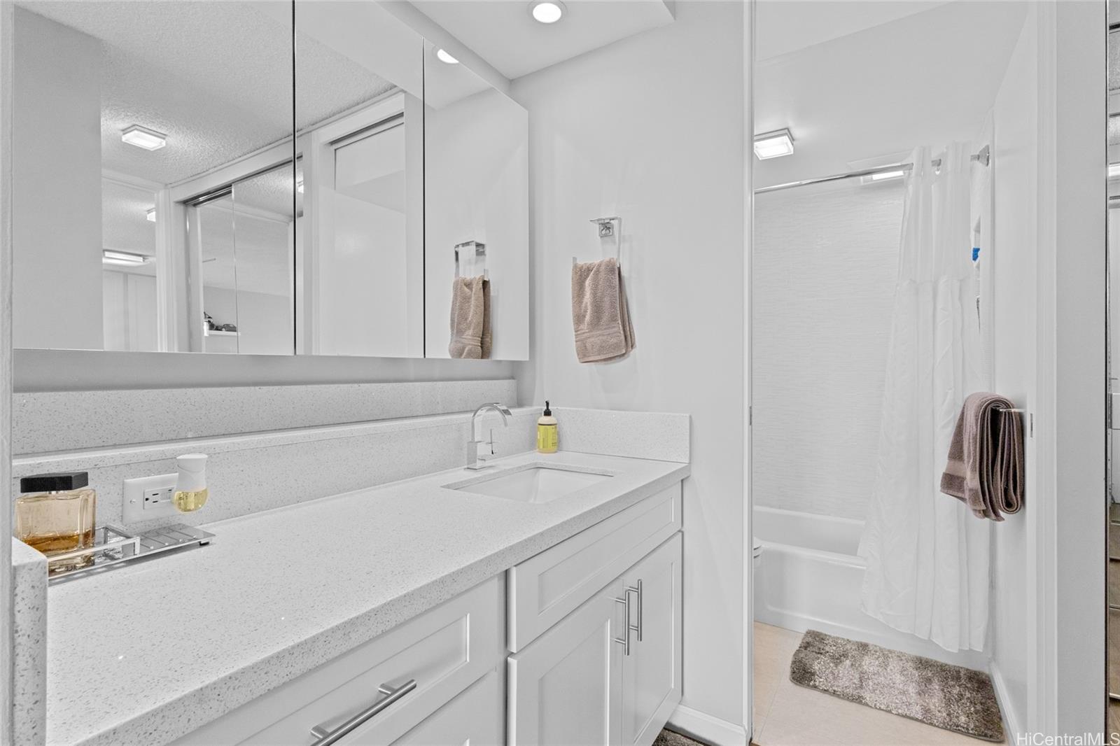 Mott-Smith Laniloa condo # 2312, Honolulu, Hawaii - photo 11 of 24