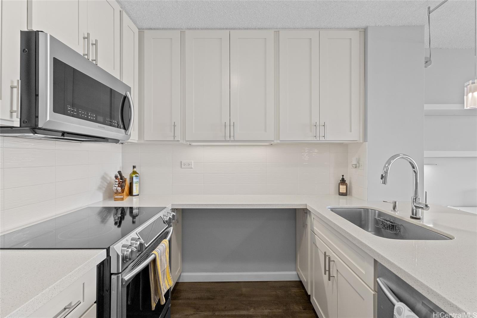 Mott-Smith Laniloa condo # 2312, Honolulu, Hawaii - photo 8 of 24