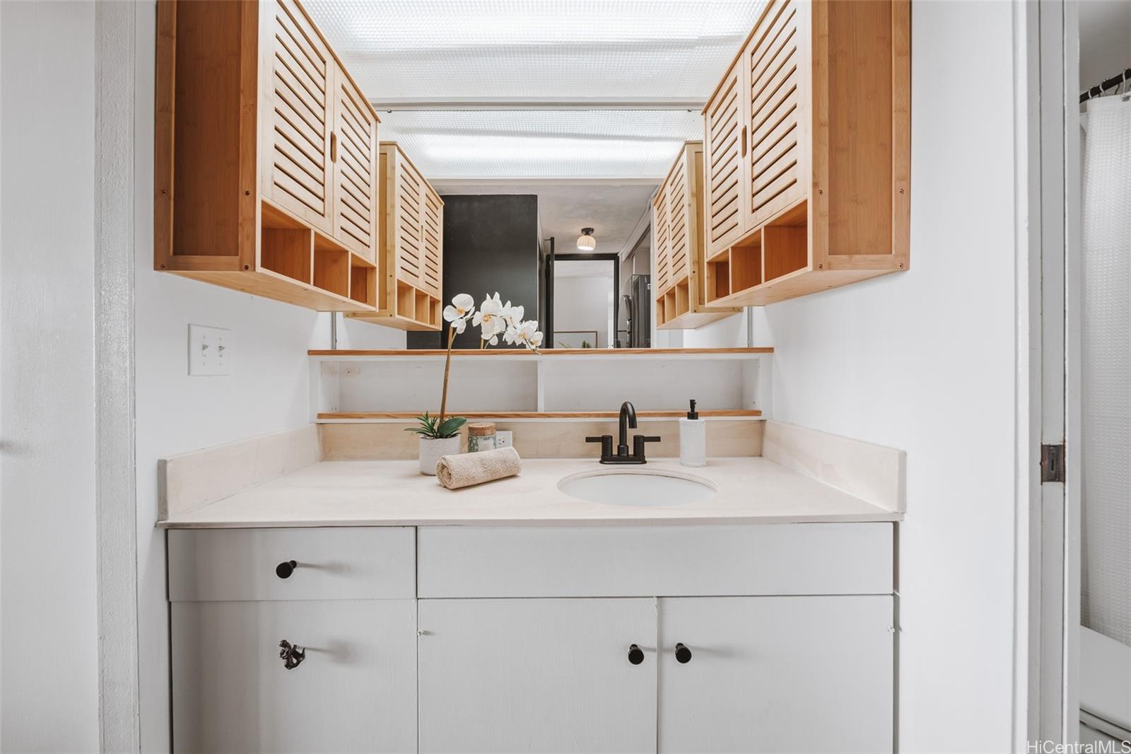 Mott-Smith Laniloa condo # 2403, Honolulu, Hawaii - photo 12 of 25