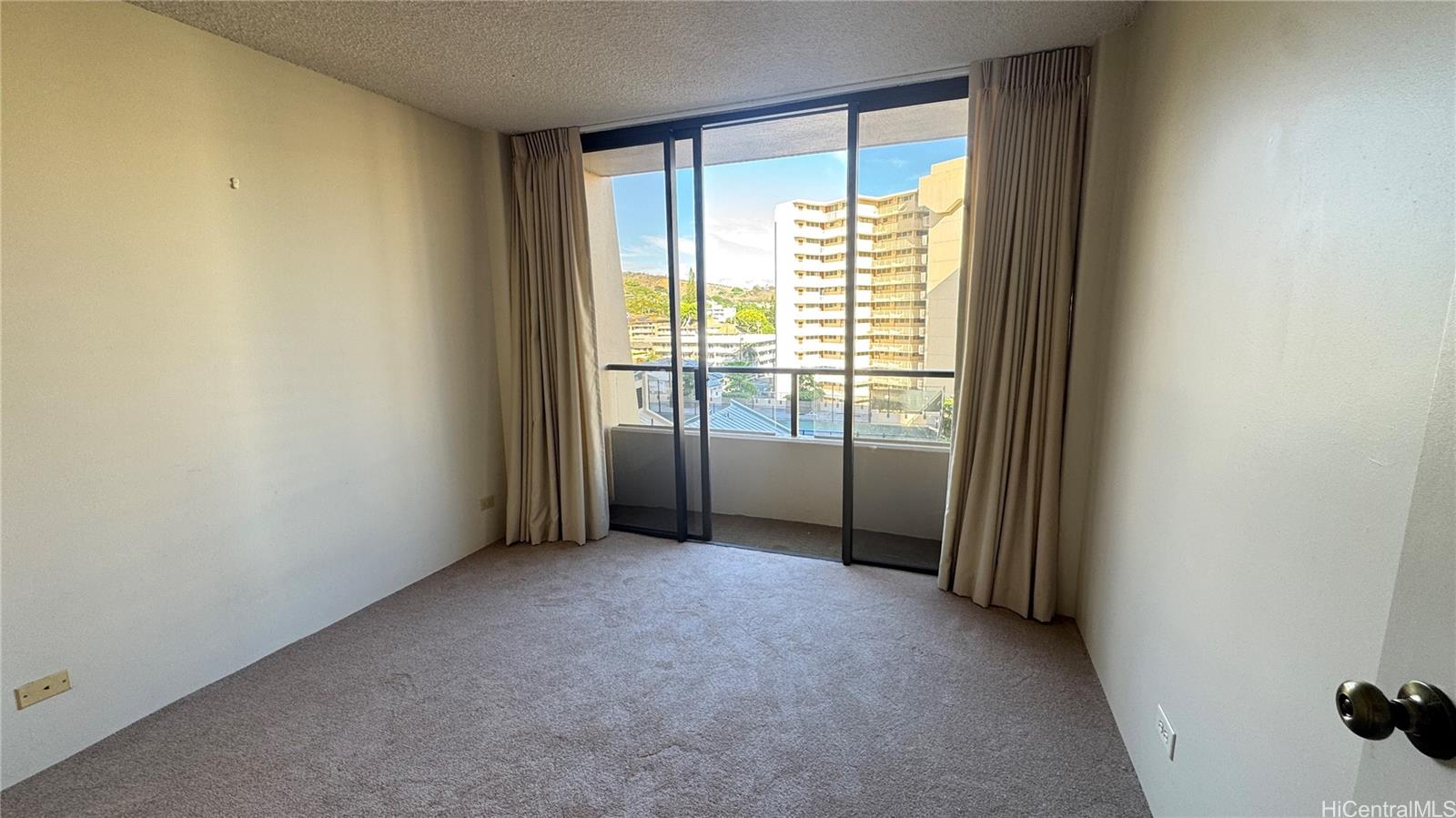 Mott-Smith Laniloa condo # 707, Honolulu, Hawaii - photo 15 of 25
