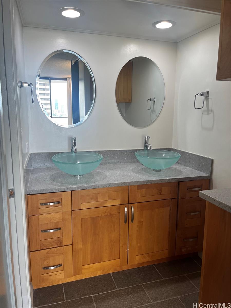 1717 Mott Smith Dr Honolulu - Rental - photo 12 of 18