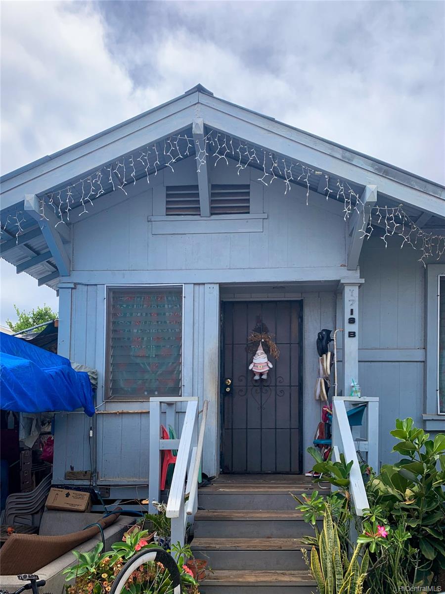 1718  Eluwene Street Kapalama, Honolulu home - photo 4 of 6