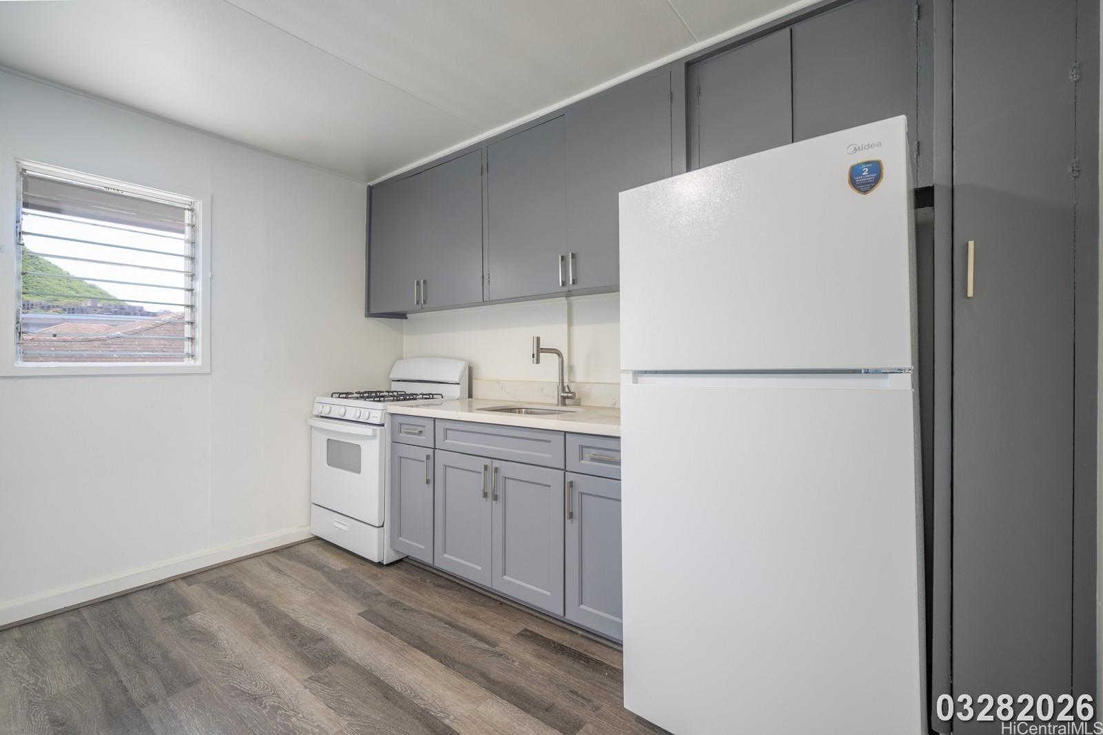 1719 Nuuanu Ave Honolulu - Rental - photo 9 of 14