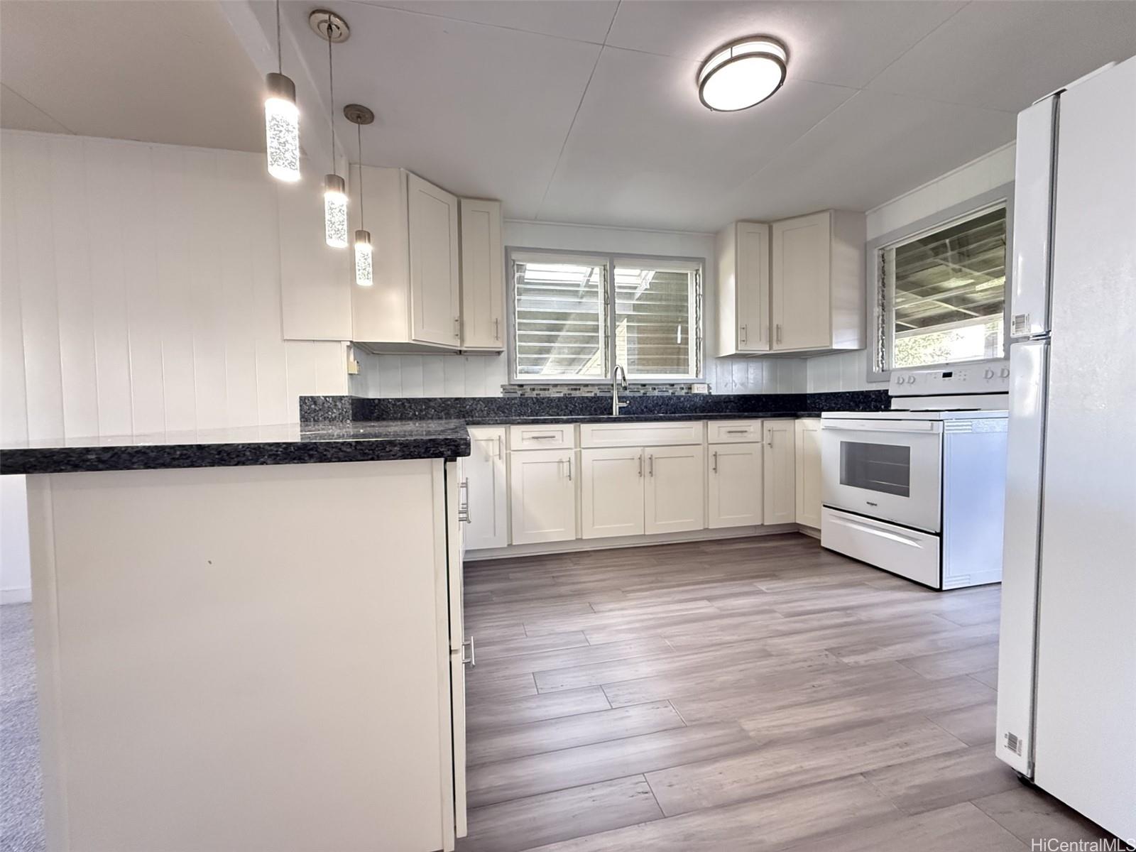 171-A  Makaweo Ave Wahiawa Area, Central home - photo 2 of 22