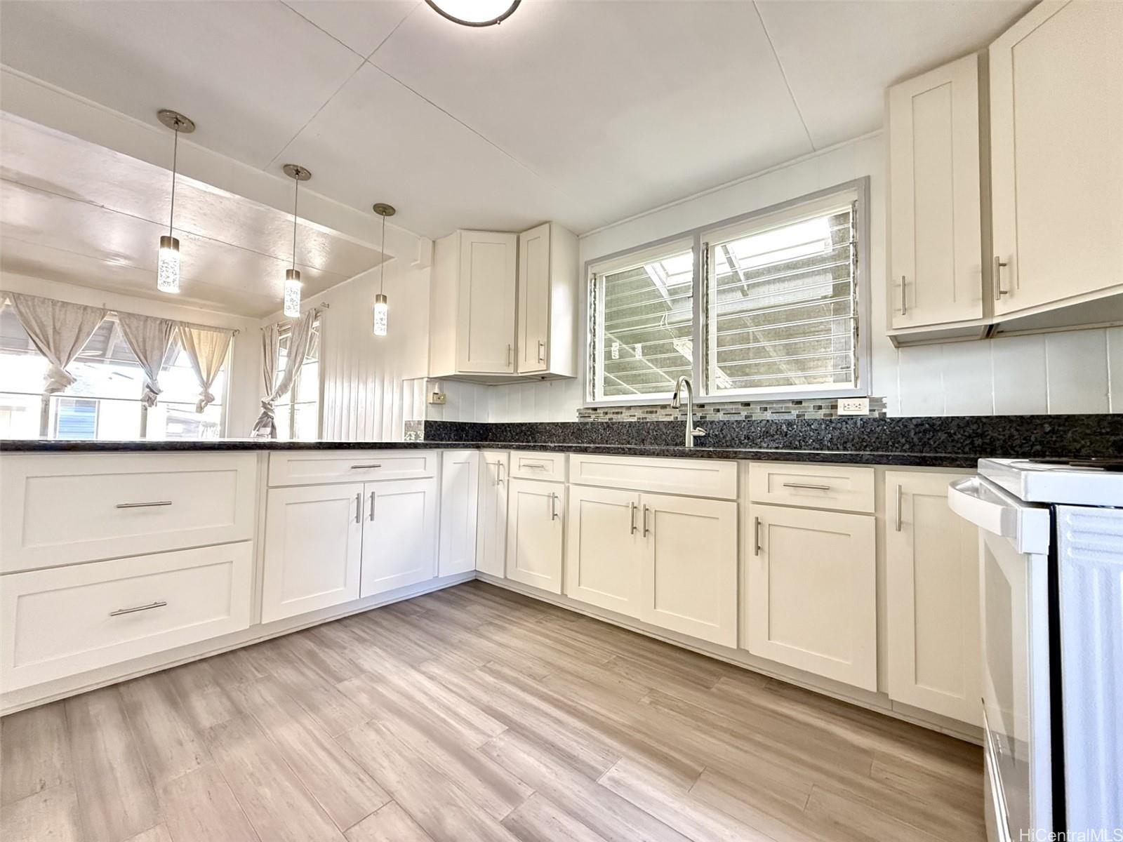 171-A  Makaweo Ave Wahiawa Area, Central home - photo 3 of 22