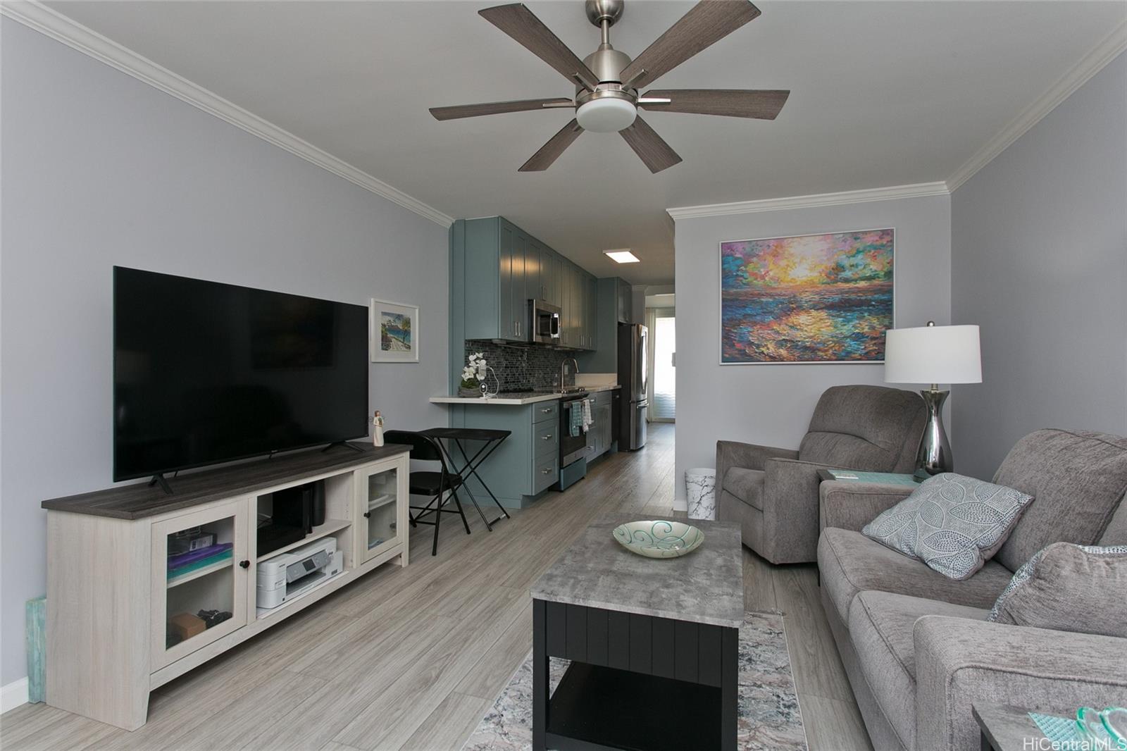 Tradewinds Hotel Inc condo # 1004, Honolulu, Hawaii - photo 3 of 10