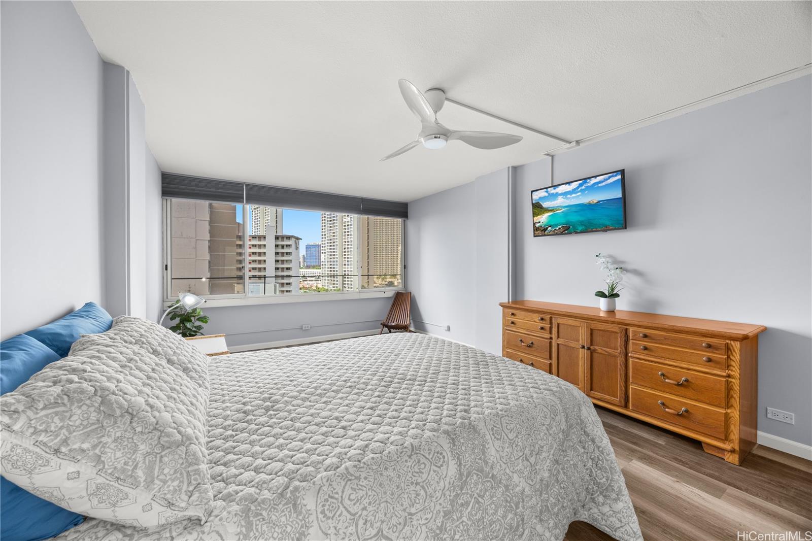 Tradewinds Hotel Inc condo # 1205A, Honolulu, Hawaii - photo 5 of 25