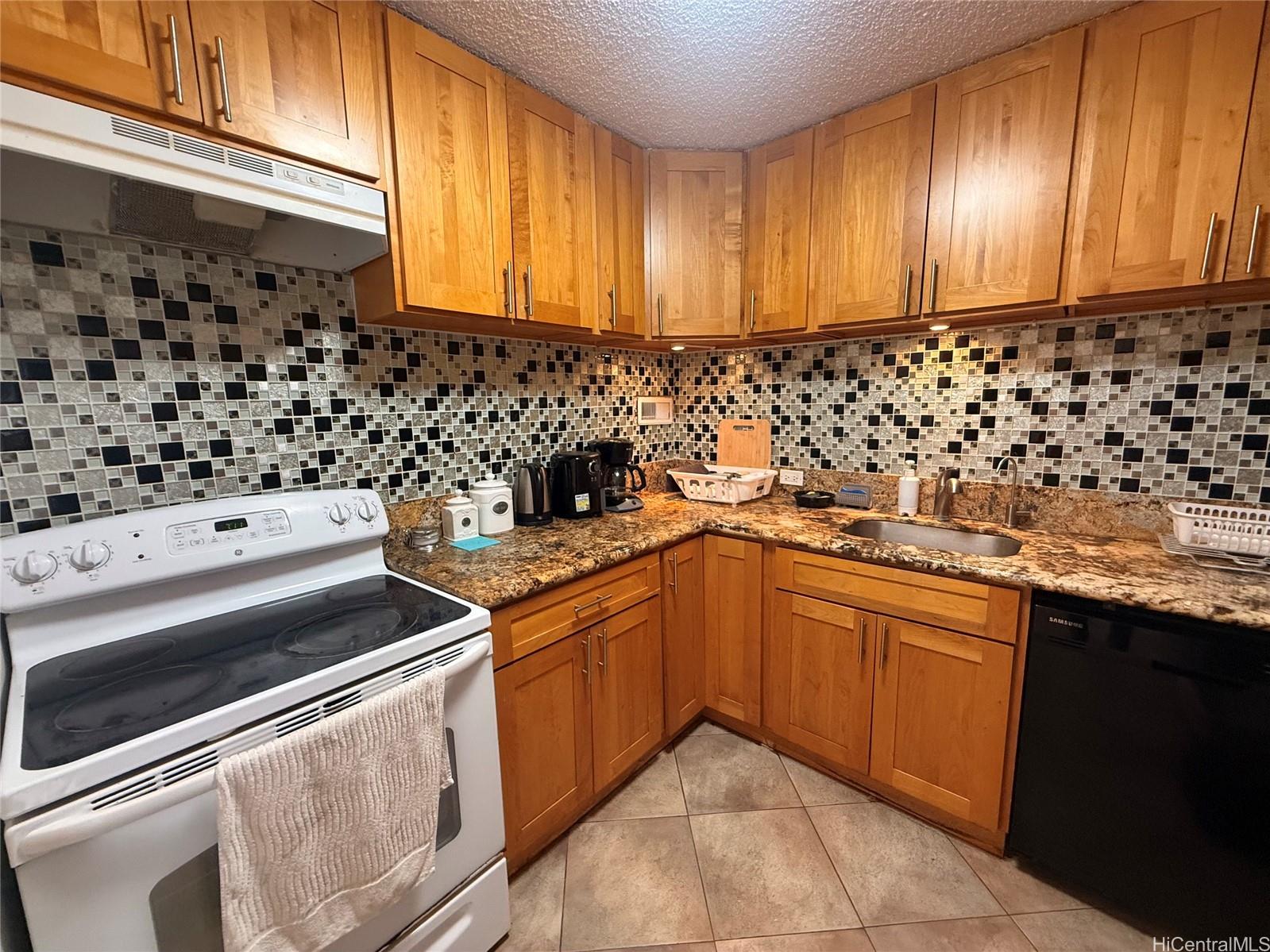 Tradewinds Hotel Inc condo # 1506B, Honolulu, Hawaii - photo 3 of 21