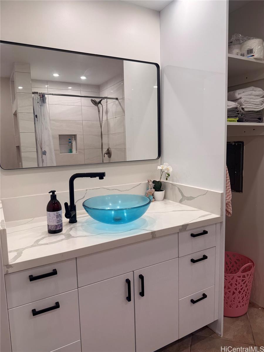 Tradewinds Hotel Inc condo # 1506B, Honolulu, Hawaii - photo 6 of 21