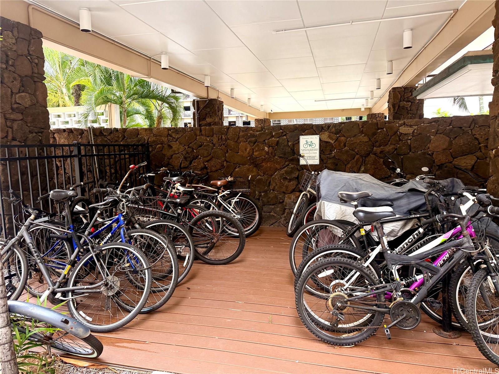 Tradewinds Hotel Inc condo # 1506B, Honolulu, Hawaii - photo 18 of 18