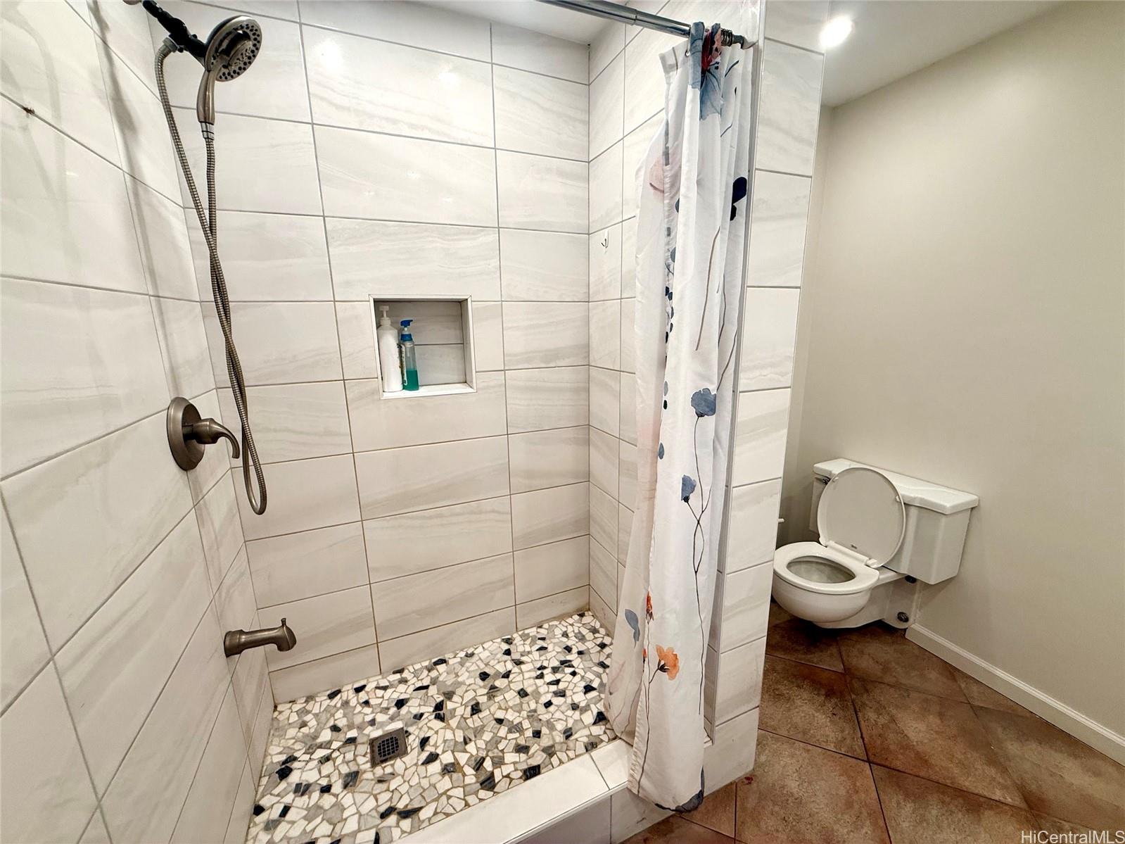 Tradewinds Hotel Inc condo # 1506B, Honolulu, Hawaii - photo 5 of 18