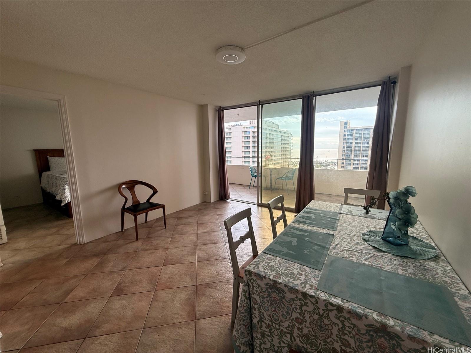 Tradewinds Hotel Inc condo # 1506B, Honolulu, Hawaii - photo 6 of 18