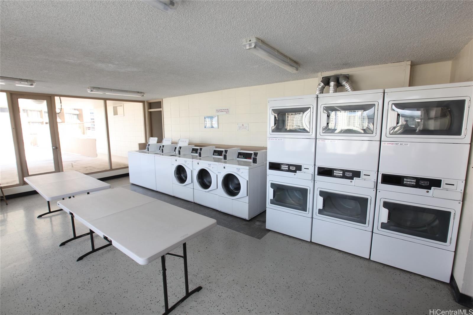 Tradewinds Hotel Inc condo # 304A, Honolulu, Hawaii - photo 23 of 23