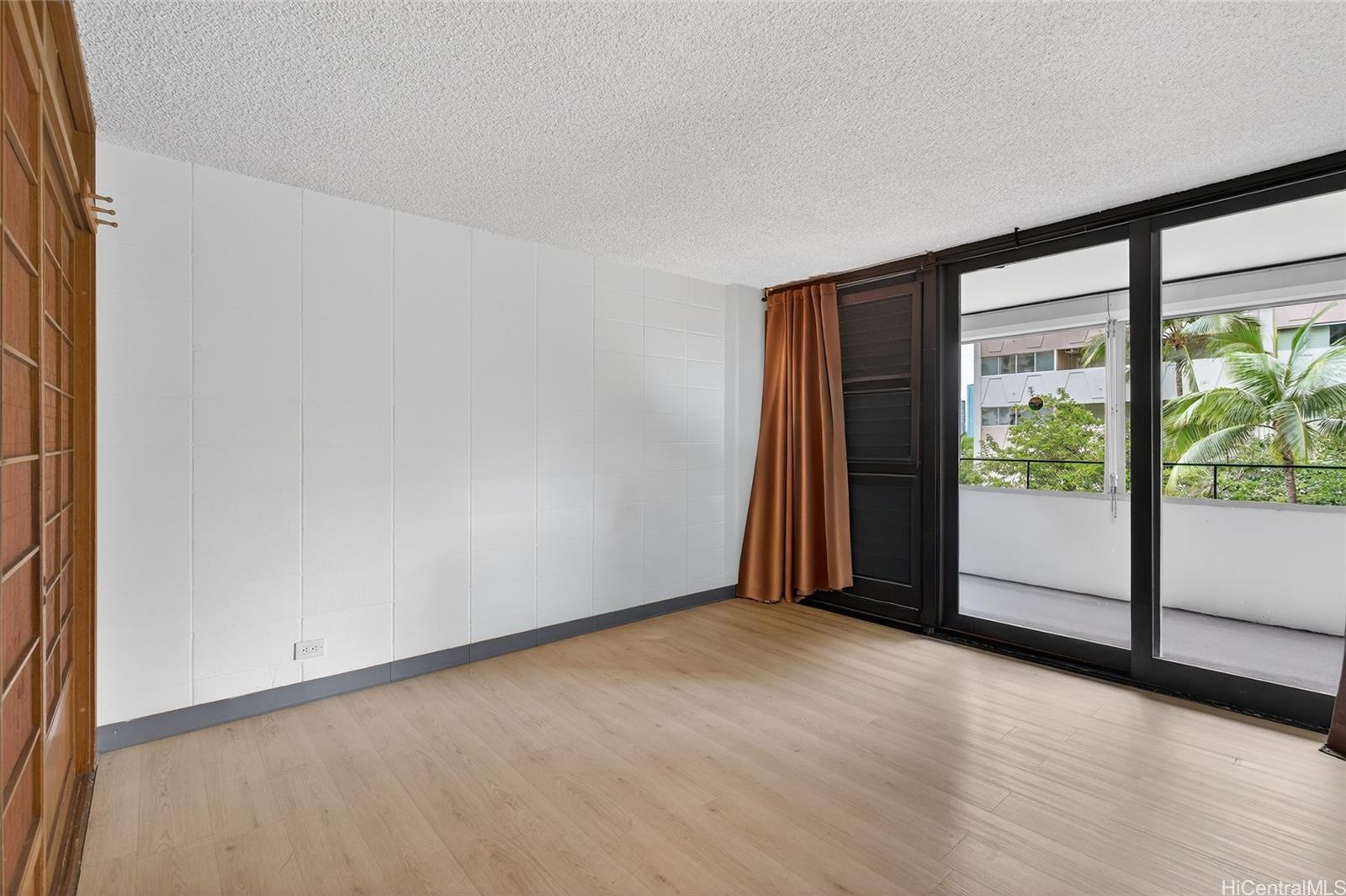 Tradewinds Hotel Inc condo # 407A, Honolulu, Hawaii - photo 12 of 25