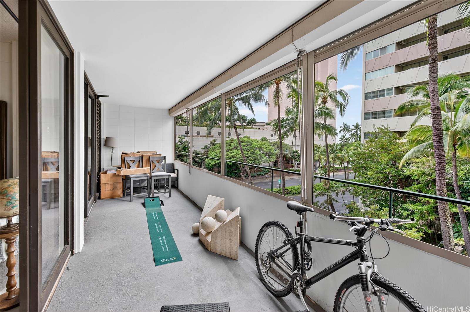 Tradewinds Hotel Inc condo # 407A, Honolulu, Hawaii - photo 13 of 25