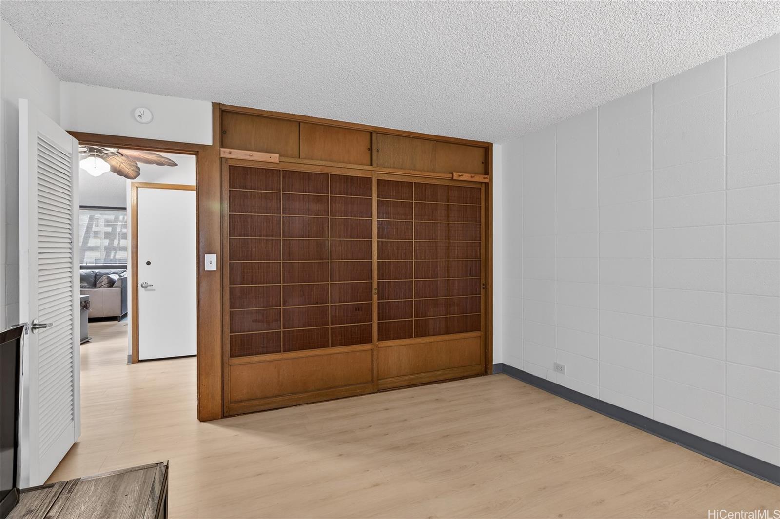 Tradewinds Hotel Inc condo # 407A, Honolulu, Hawaii - photo 15 of 25