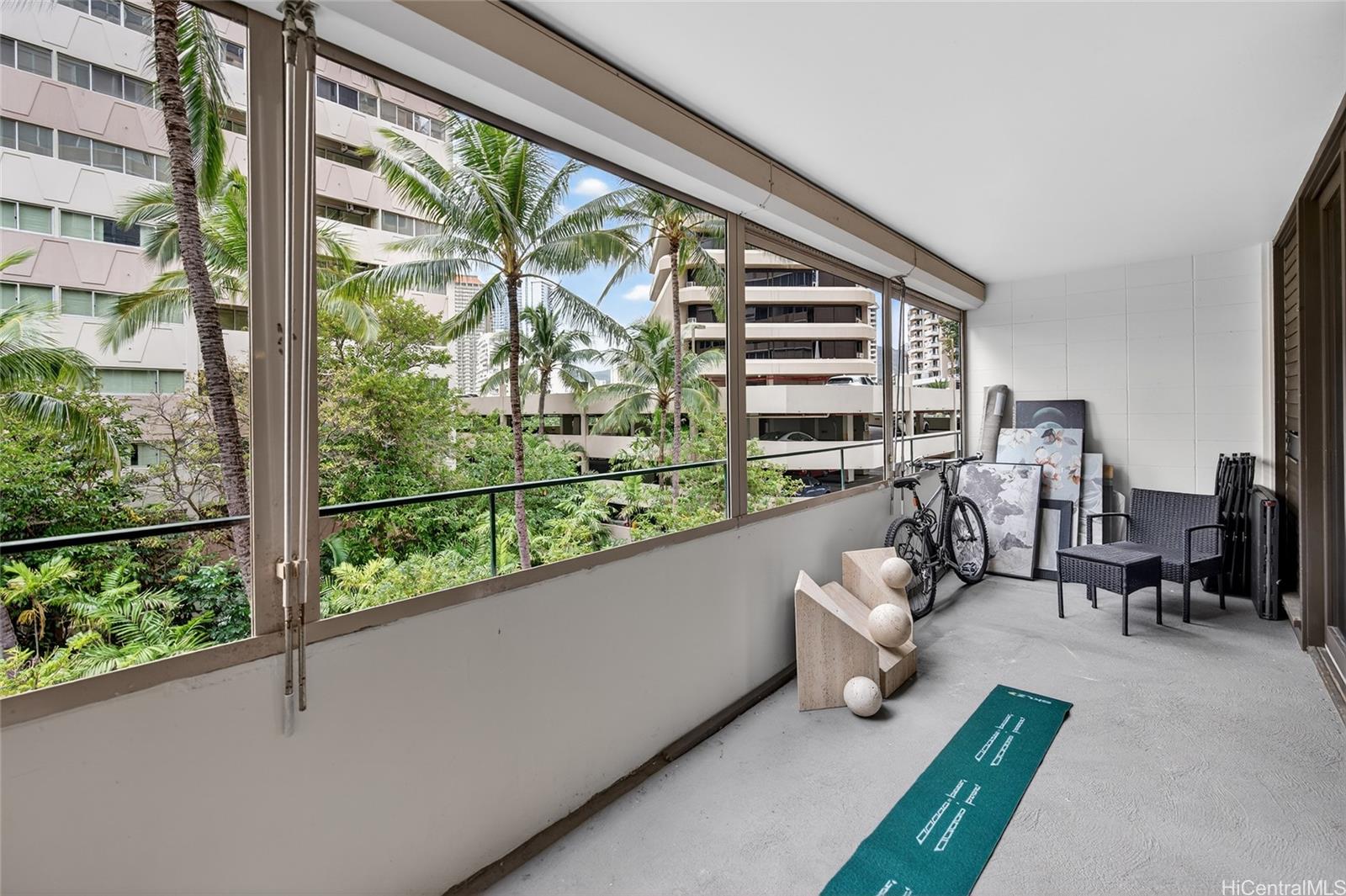 Tradewinds Hotel Inc condo # 407A, Honolulu, Hawaii - photo 17 of 25