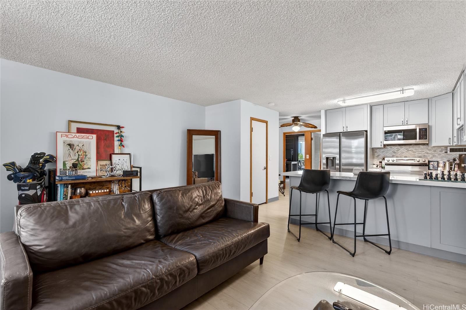 Tradewinds Hotel Inc condo # 407A, Honolulu, Hawaii - photo 20 of 25